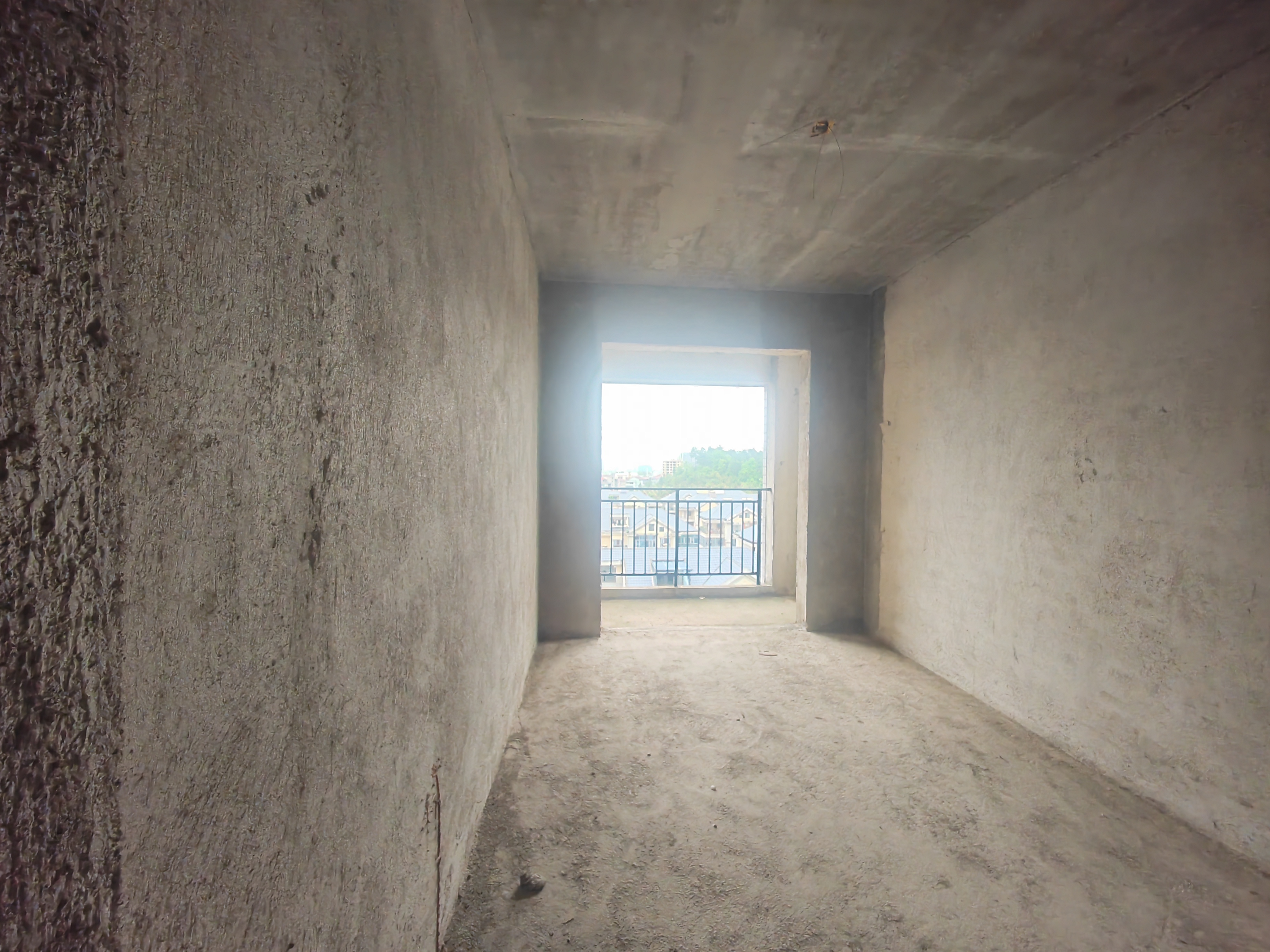 环保欣苑  5室2厅2卫    76.0万客厅