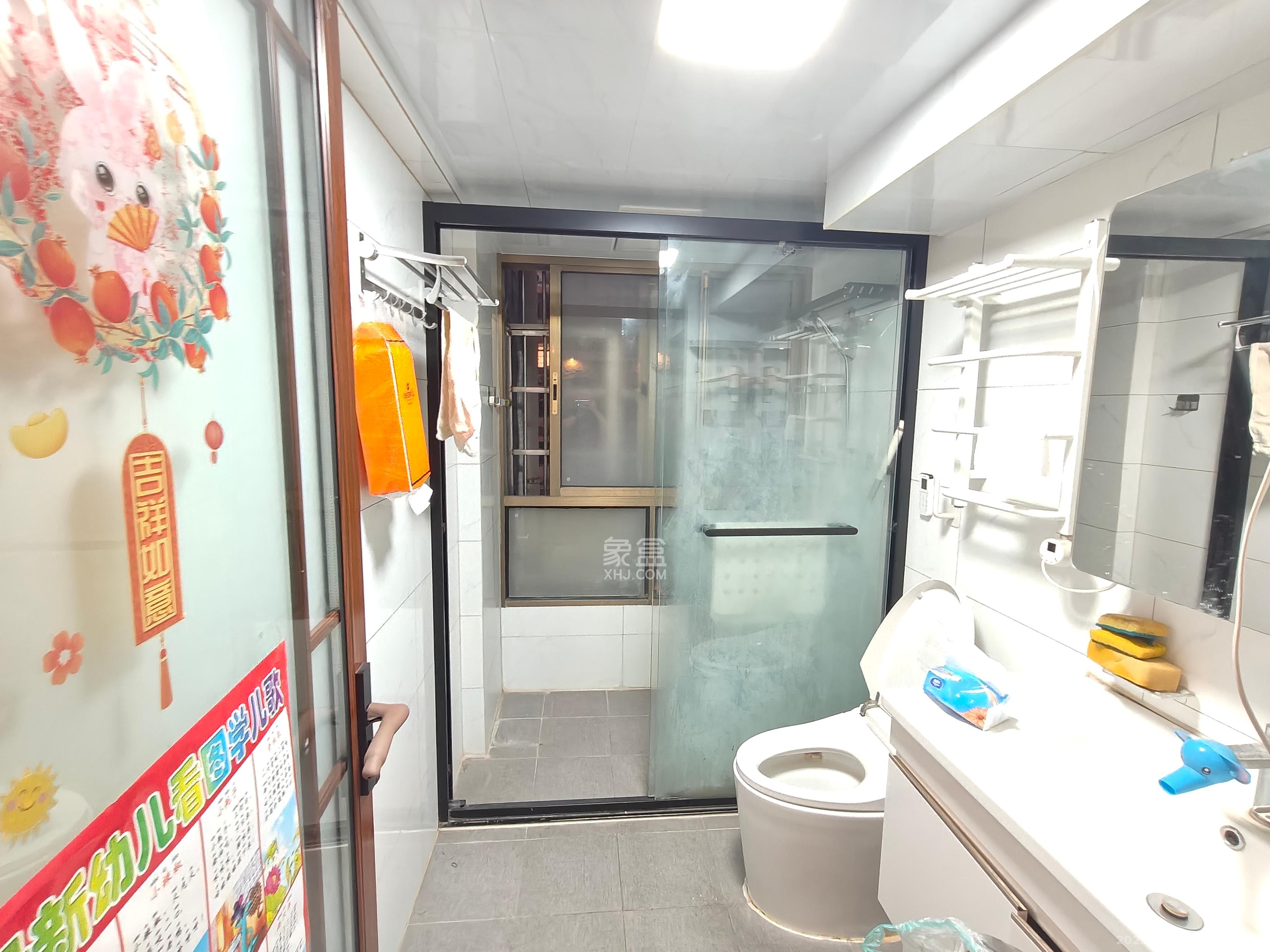 王府井公寓(福源公寓)  5室2厅1卫    8000.0元/月 王府井公寓(福源公寓)  5室2厅1卫    8000.0元/月室内图