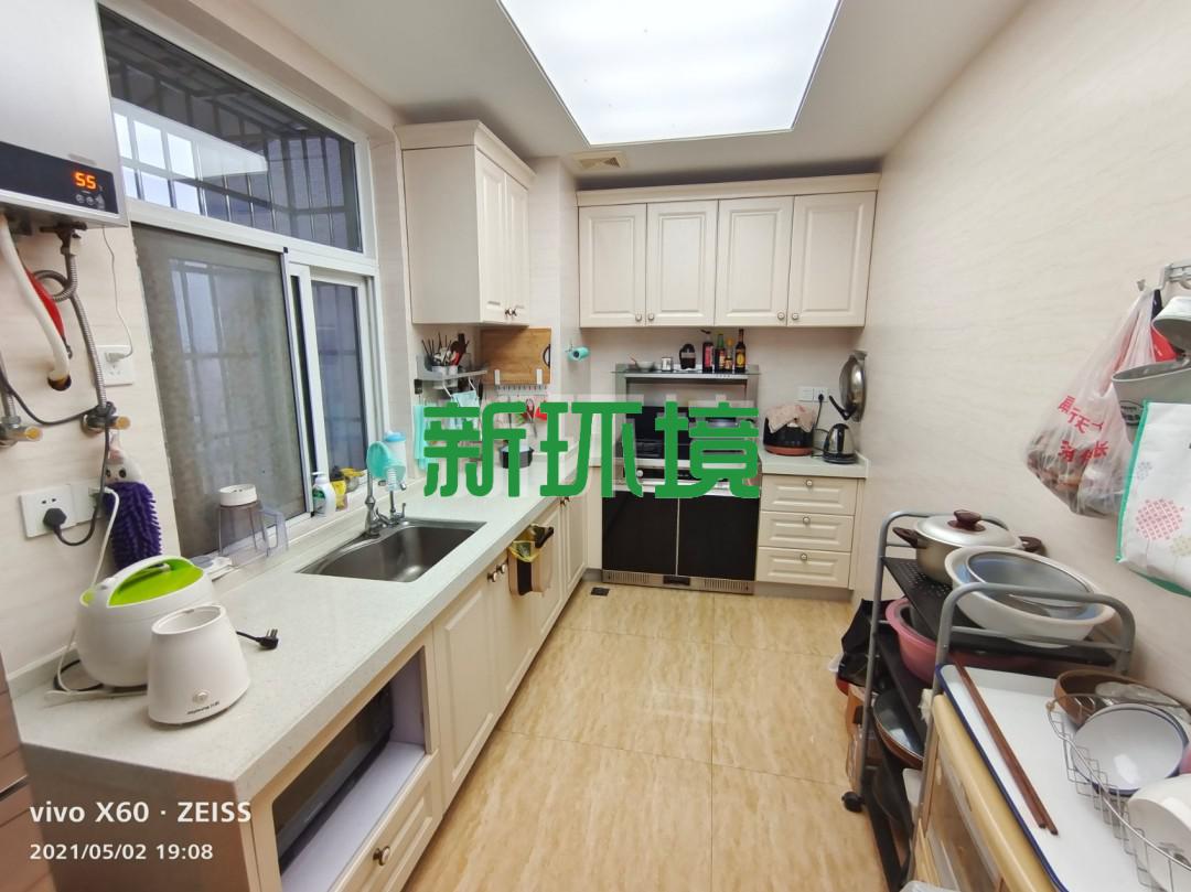 高盛澧园一二期  3室2厅2卫   99.80万客厅