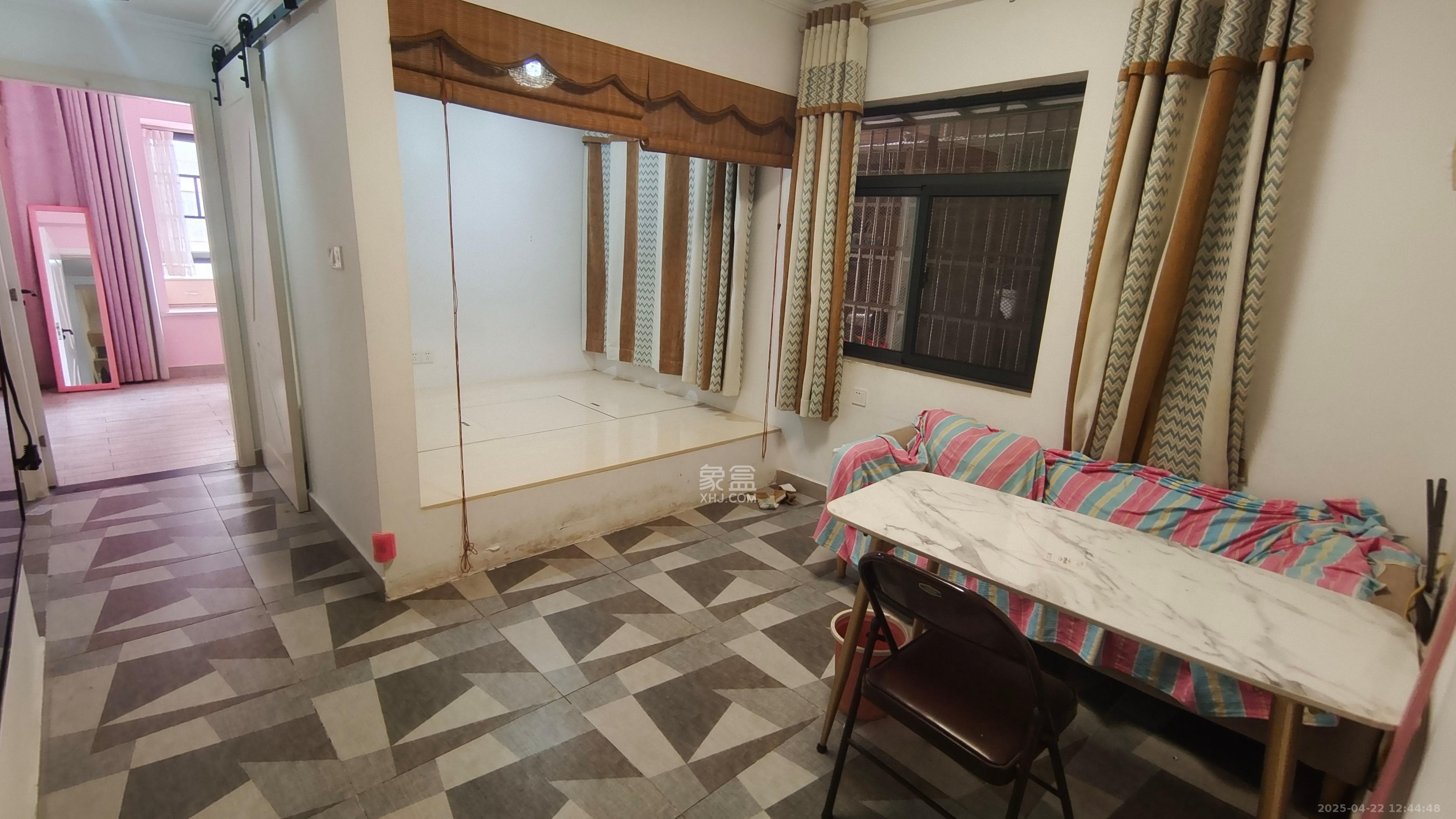 西子湖畔沃府  2室1廳1衛(wèi)   1800.00元/月室內(nèi)圖