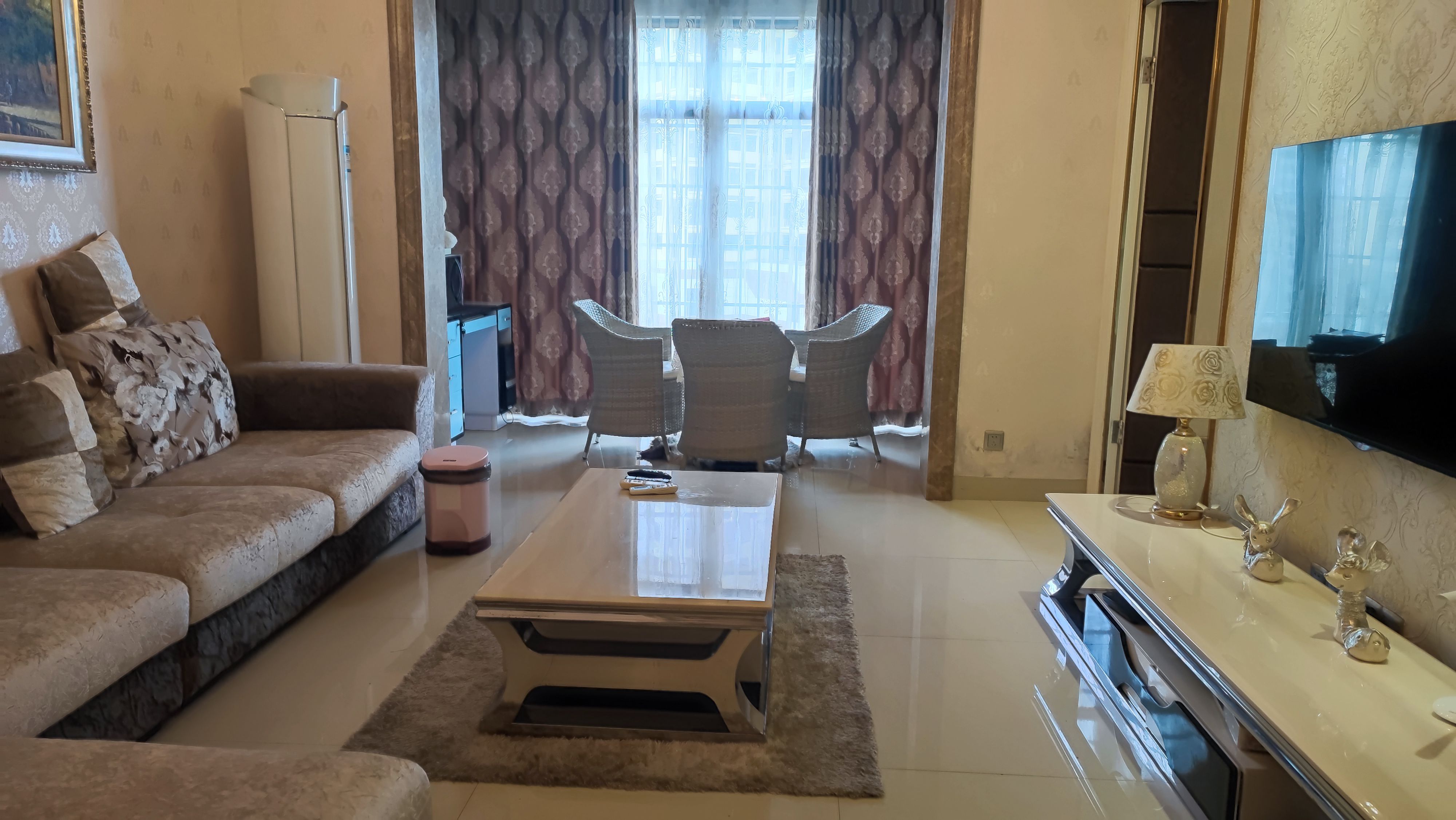 银源春天 2室2厅1卫 1800.0元/月 银源春天 2室2厅1卫 1800.0元/月室内图