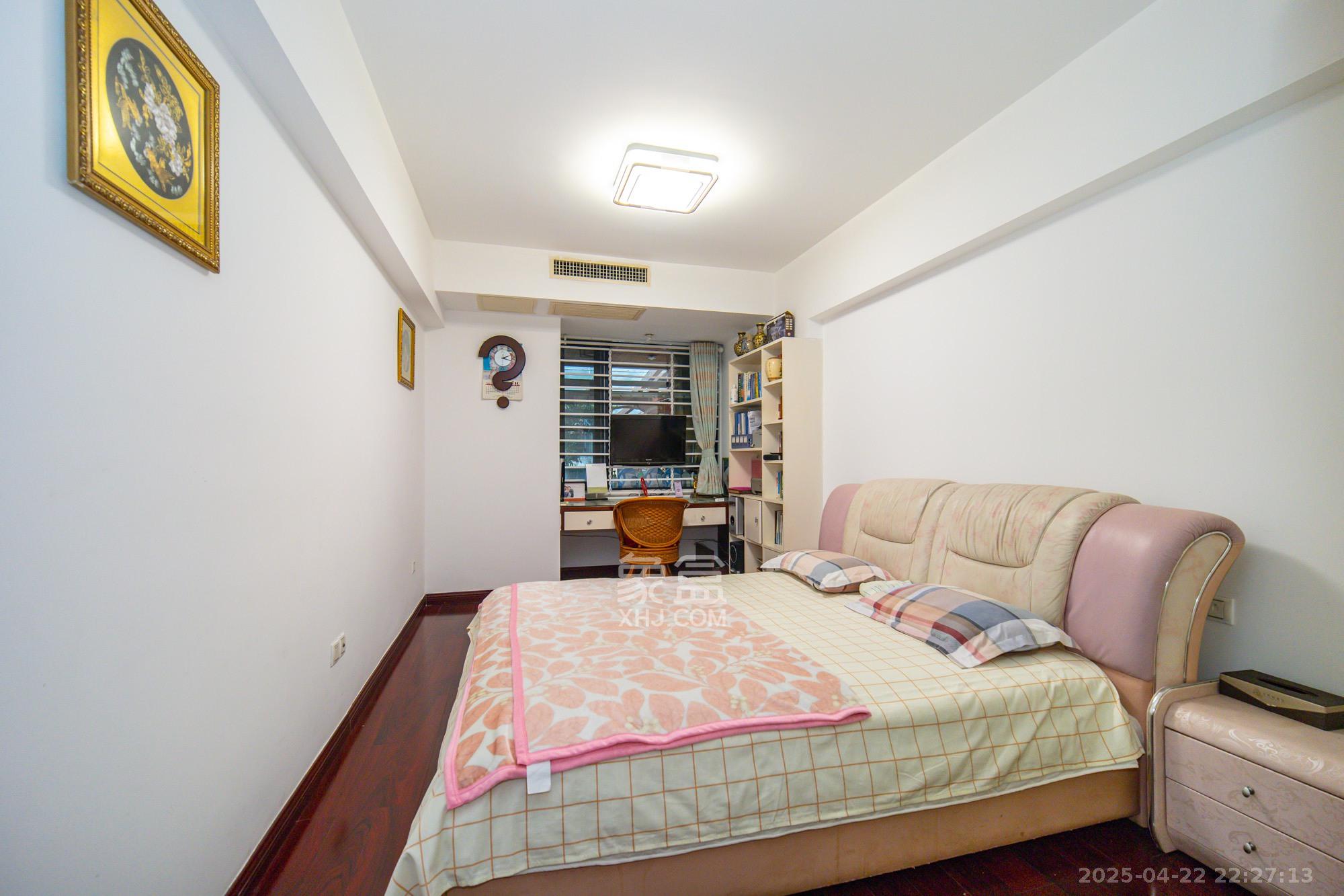 美林水郡  1室2厅1卫    228.0万 美林水郡  1室2厅1卫    228.0万卧室