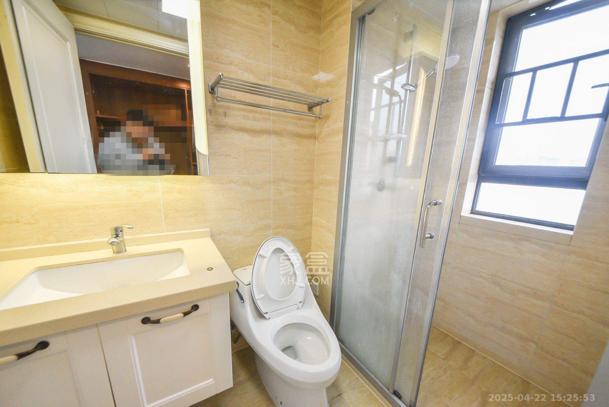 万科魅力之城观澜里  3室2厅2卫   2700.00元/月室内图