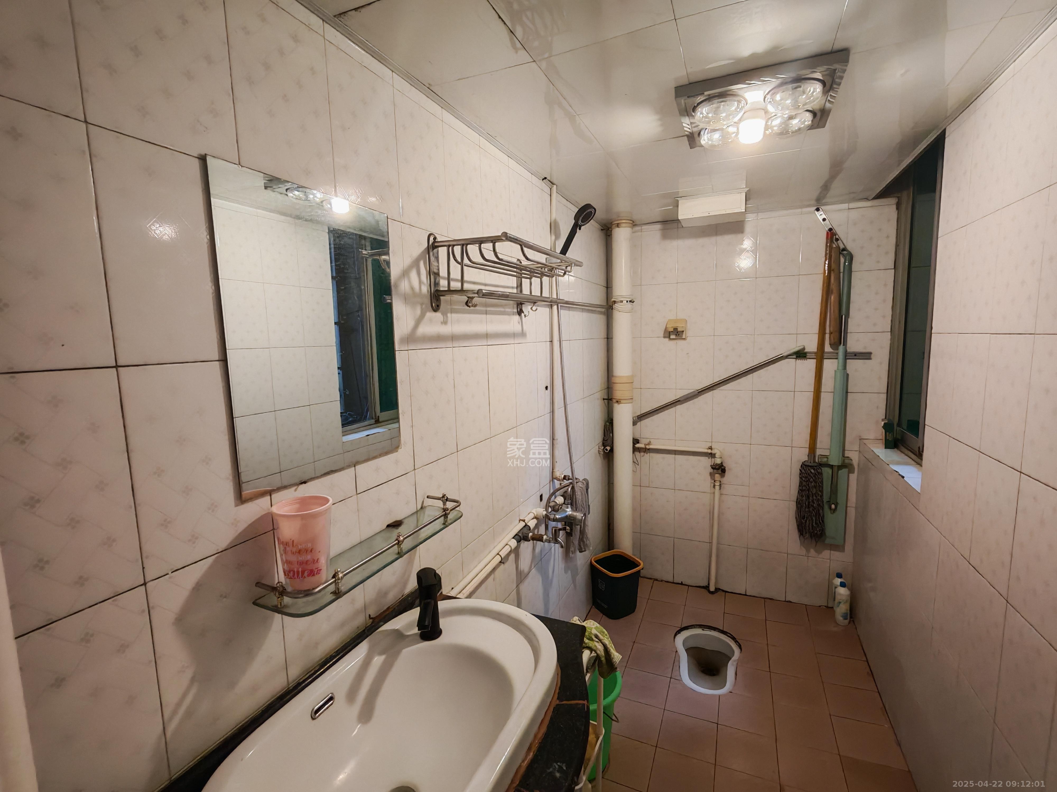 韵景商居 2室2厅1卫 2200.0元/月 韵景商居 2室2厅1卫 2200.0元/月室内图