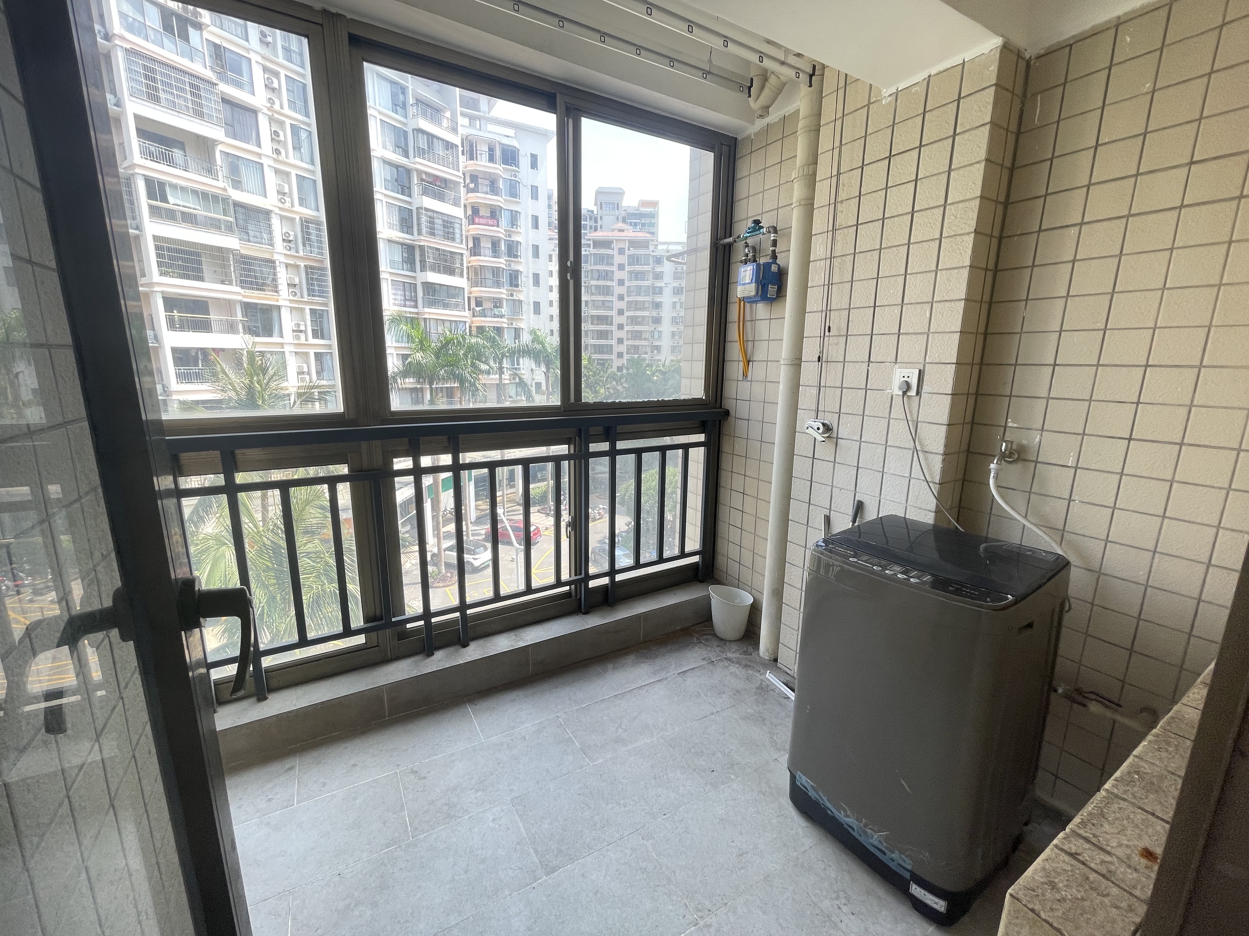 世代雅居  3室2厅2卫   3500.00元/月室内图