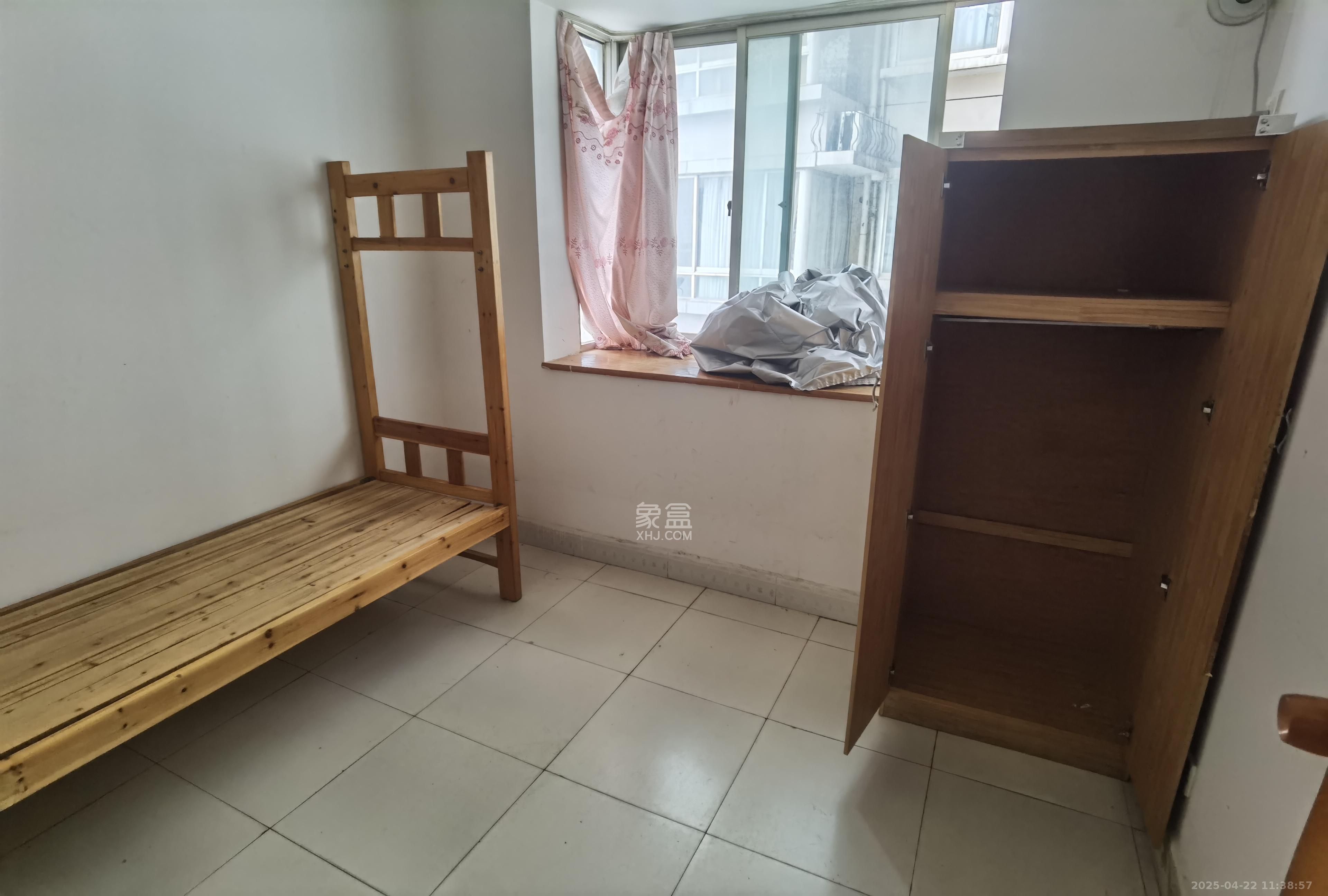 省建苑小区 4室2厅2卫 3500.0元/月 省建苑小区 4室2厅2卫 3500.0元/月室内图