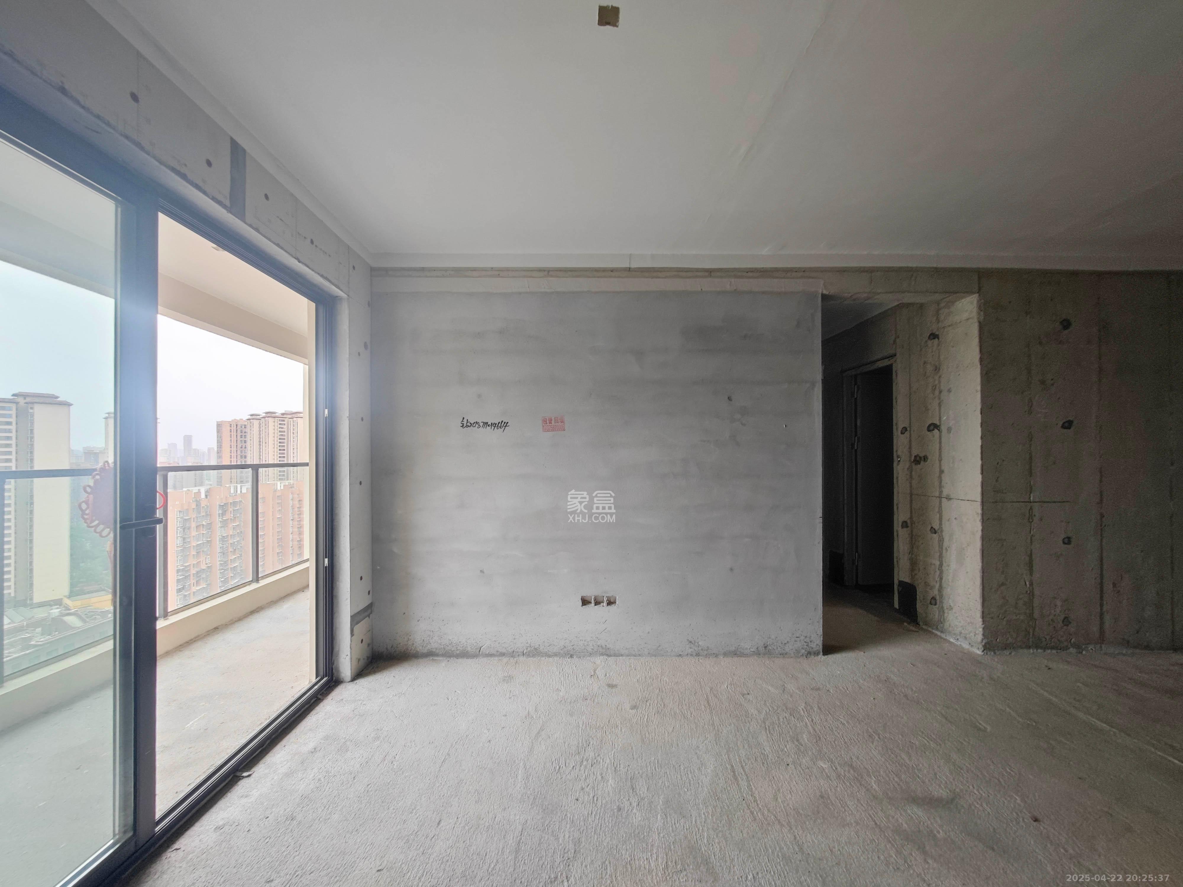 远洋红星天铂一期  1室0厅0卫    88.88万 远洋红星天铂一期  1室0厅0卫    88.88万客厅