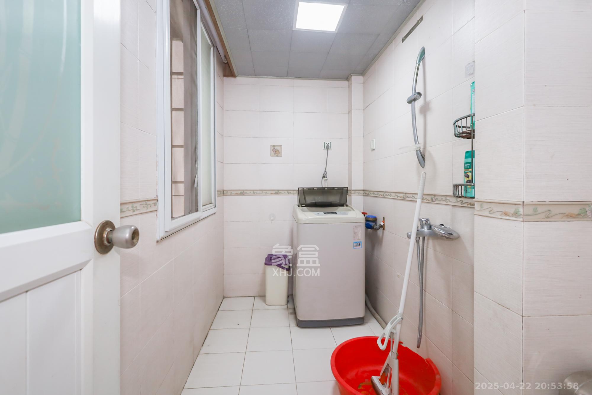 湘许嘉园 3室2厅2卫 95.0万 湘许嘉园 3室2厅2卫 95.0万卫生间