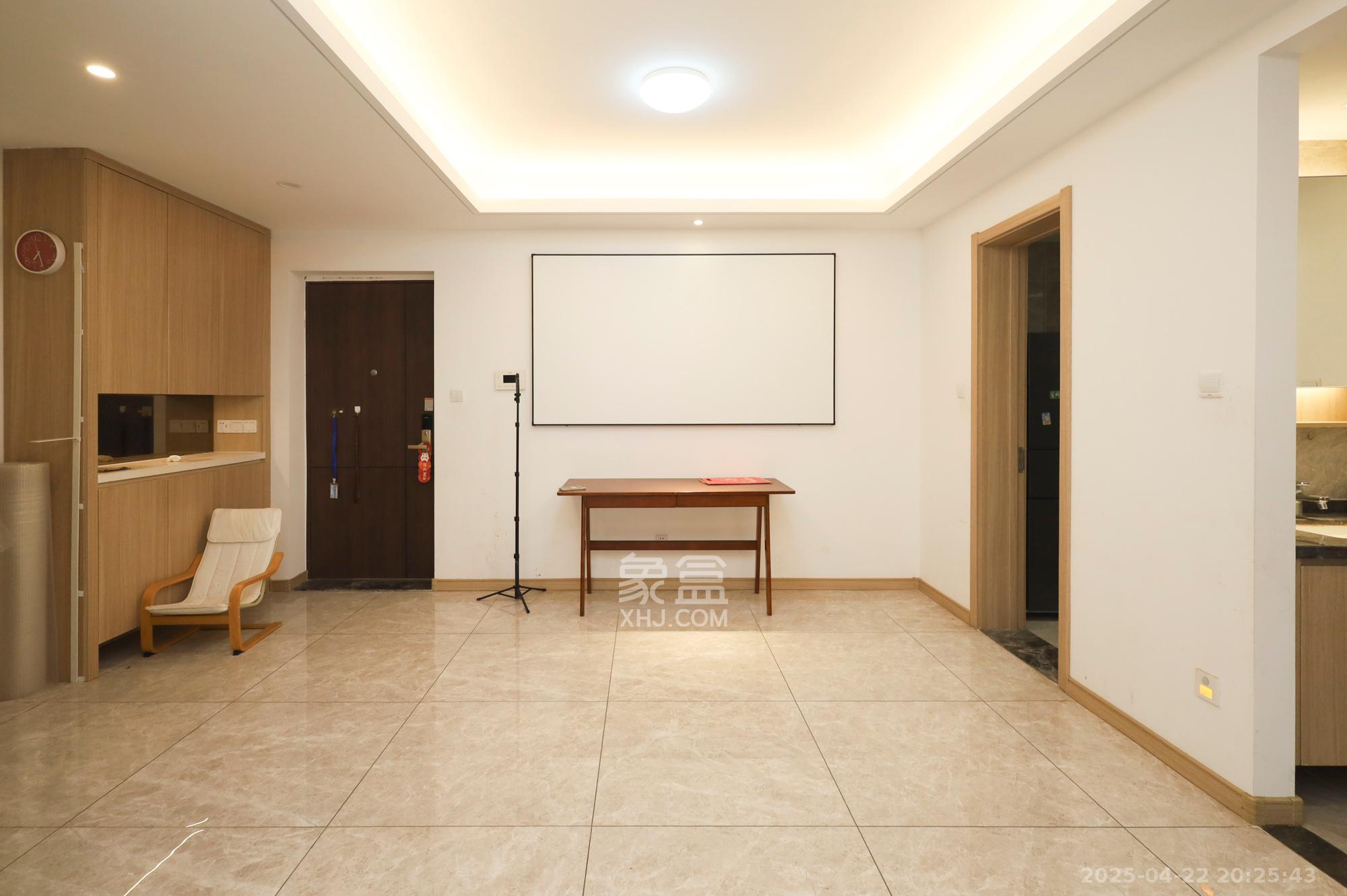 新城和樾(新城和樾公馆) 3室2厅2卫 78.0万 新城和樾(新城和樾公馆) 3室2厅2卫 78.0万客厅