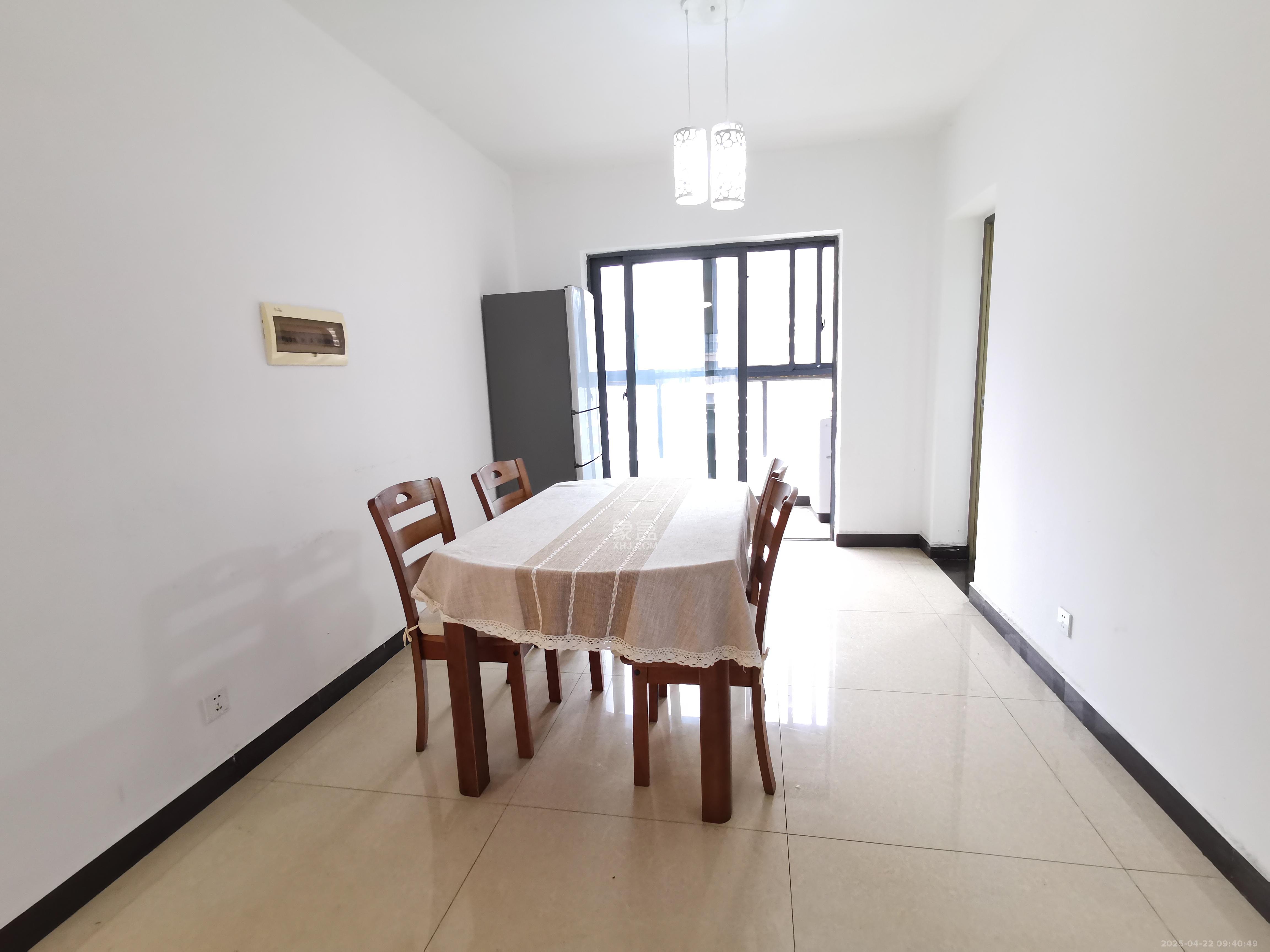 西子花苑  3室2厅2卫   3400.00元/月室内图