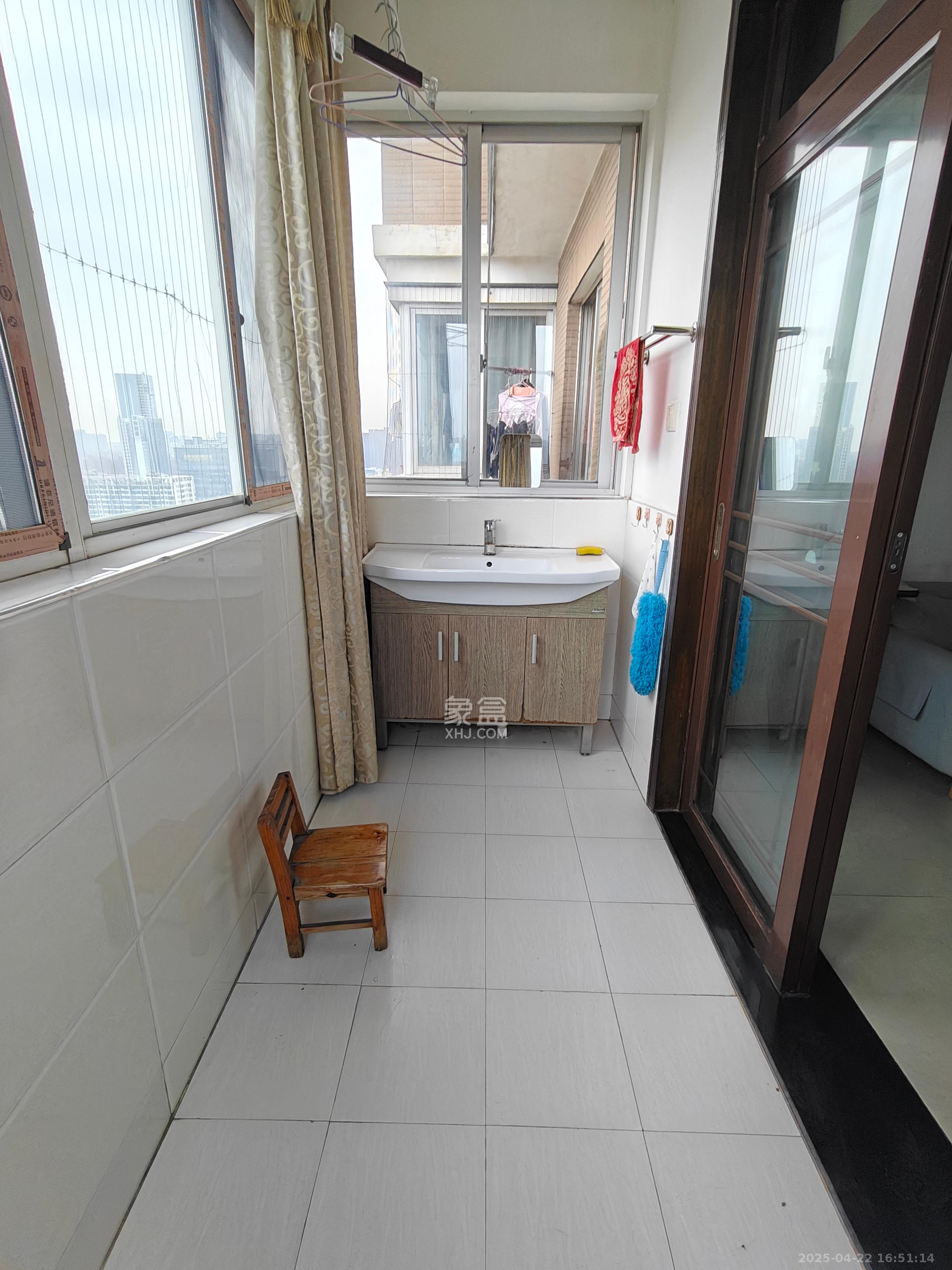 上河国际B座  2室2厅1卫   2200.00元/月室内图