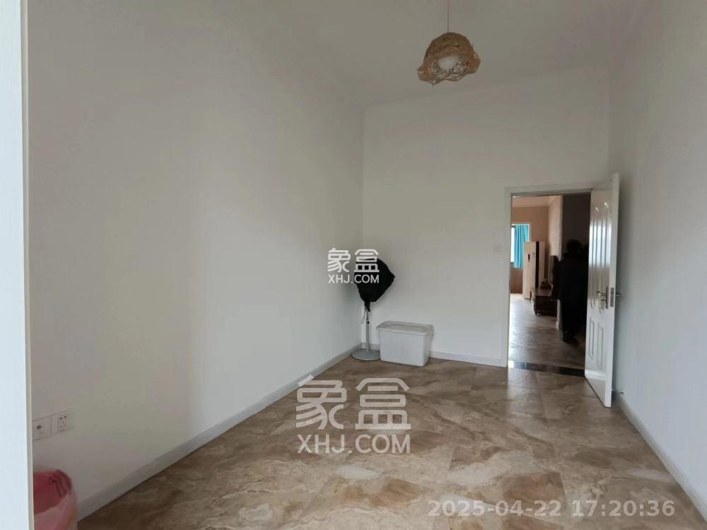 金侨中央花园  3室2厅2卫    52.0万 金侨中央花园  3室2厅2卫    52.0万室内图