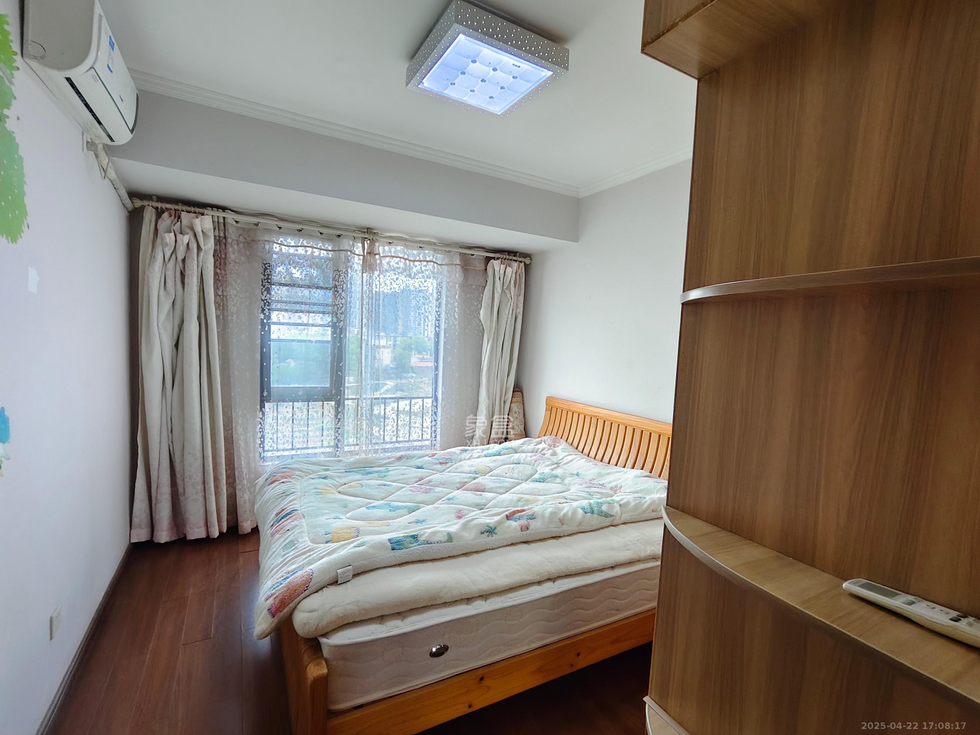 万科金域华府三四期  4室2厅2卫    3600.0元/月 万科金域华府三四期  4室2厅2卫    3600.0元/月室内图