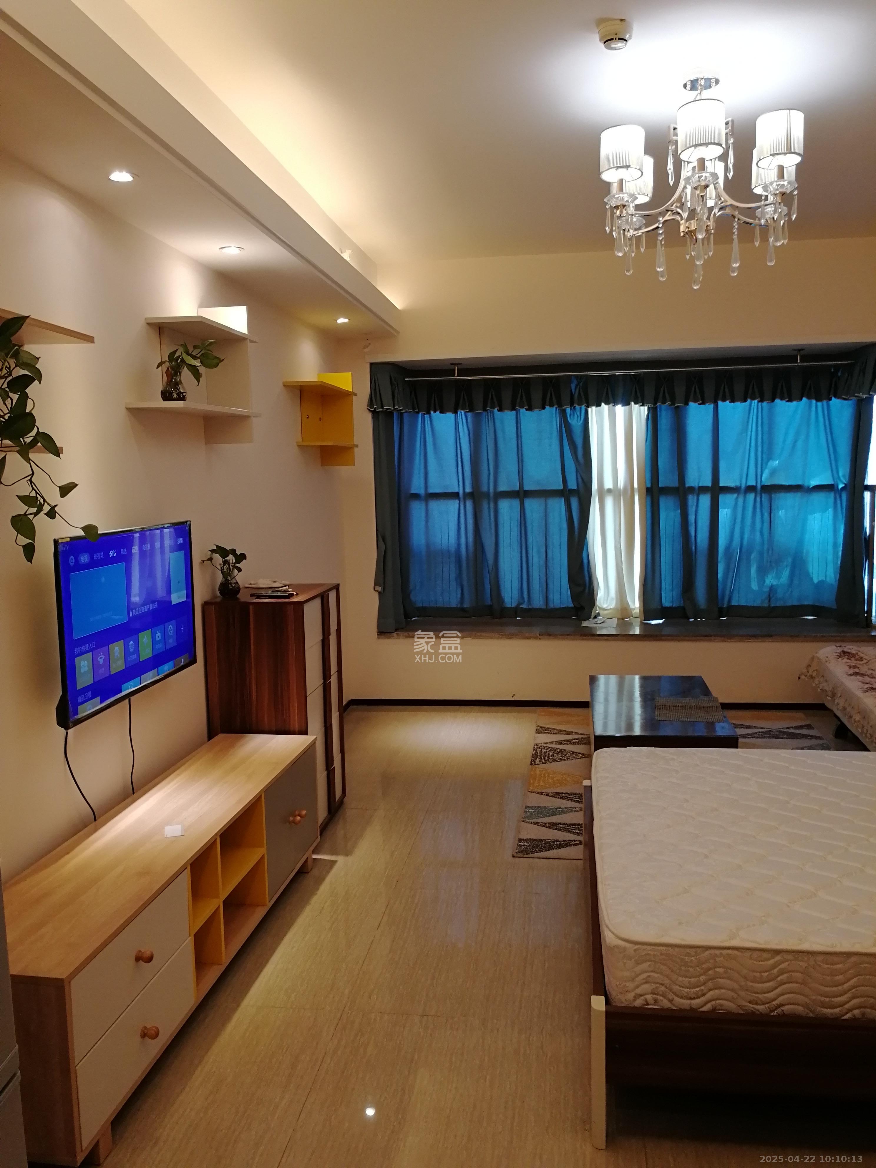 恒大翡翠华庭  1室1厅1卫   1400.00元/月