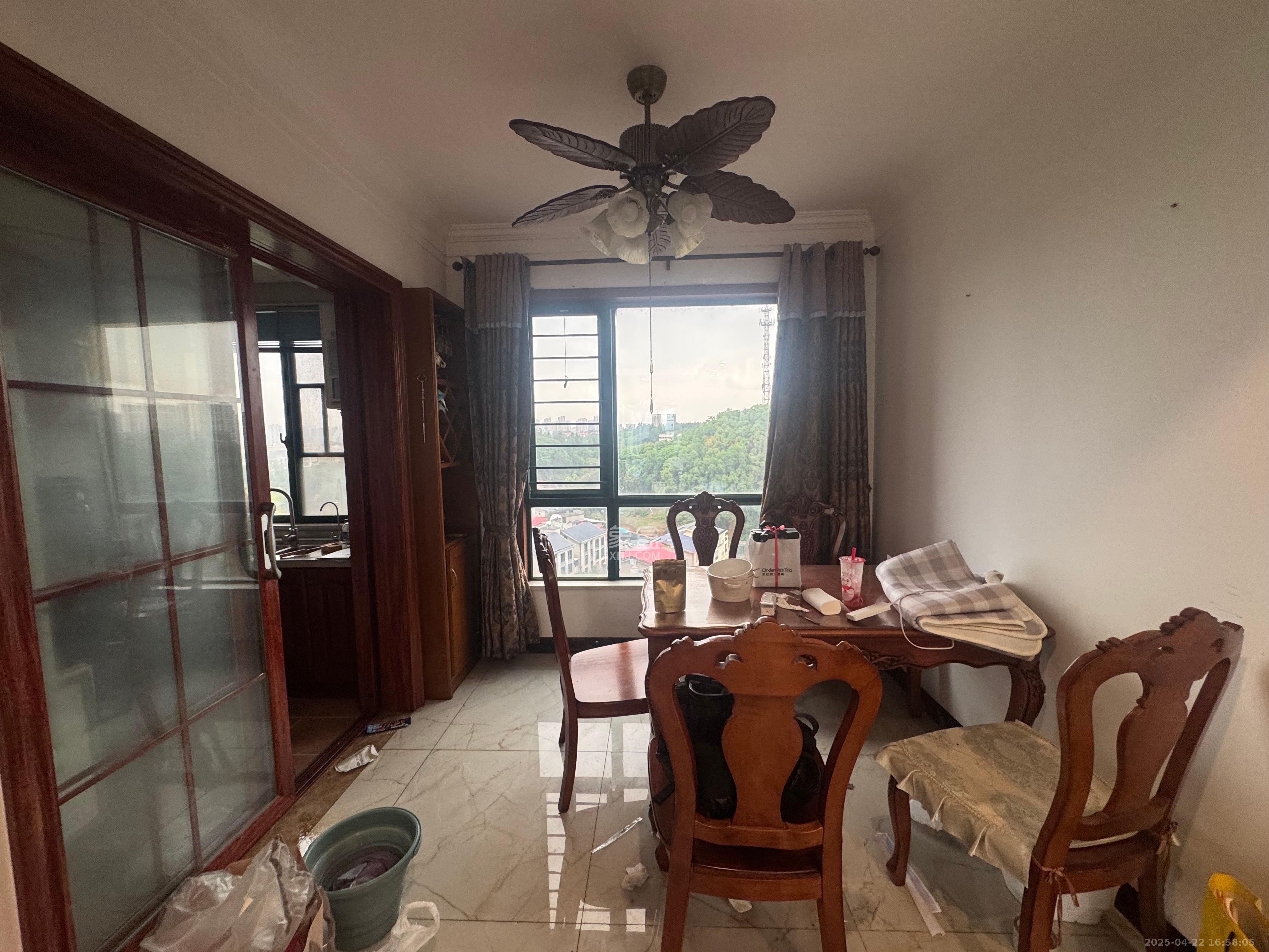 维一星城原山苑 3室2厅1卫 2800.0元/月 维一星城原山苑 3室2厅1卫 2800.0元/月室内图