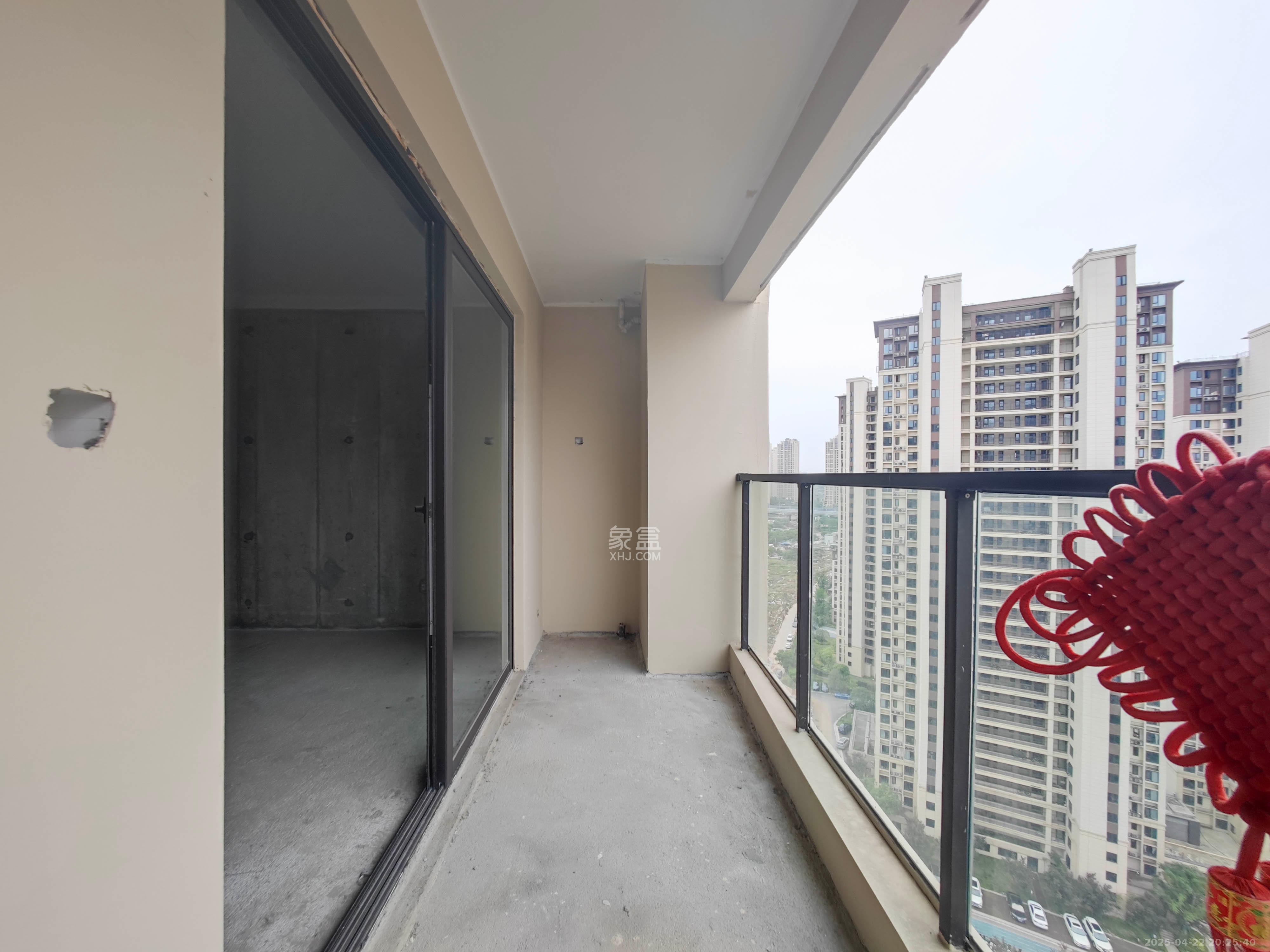 远洋红星天铂一期  1室0厅0卫    88.88万 远洋红星天铂一期  1室0厅0卫    88.88万阳台