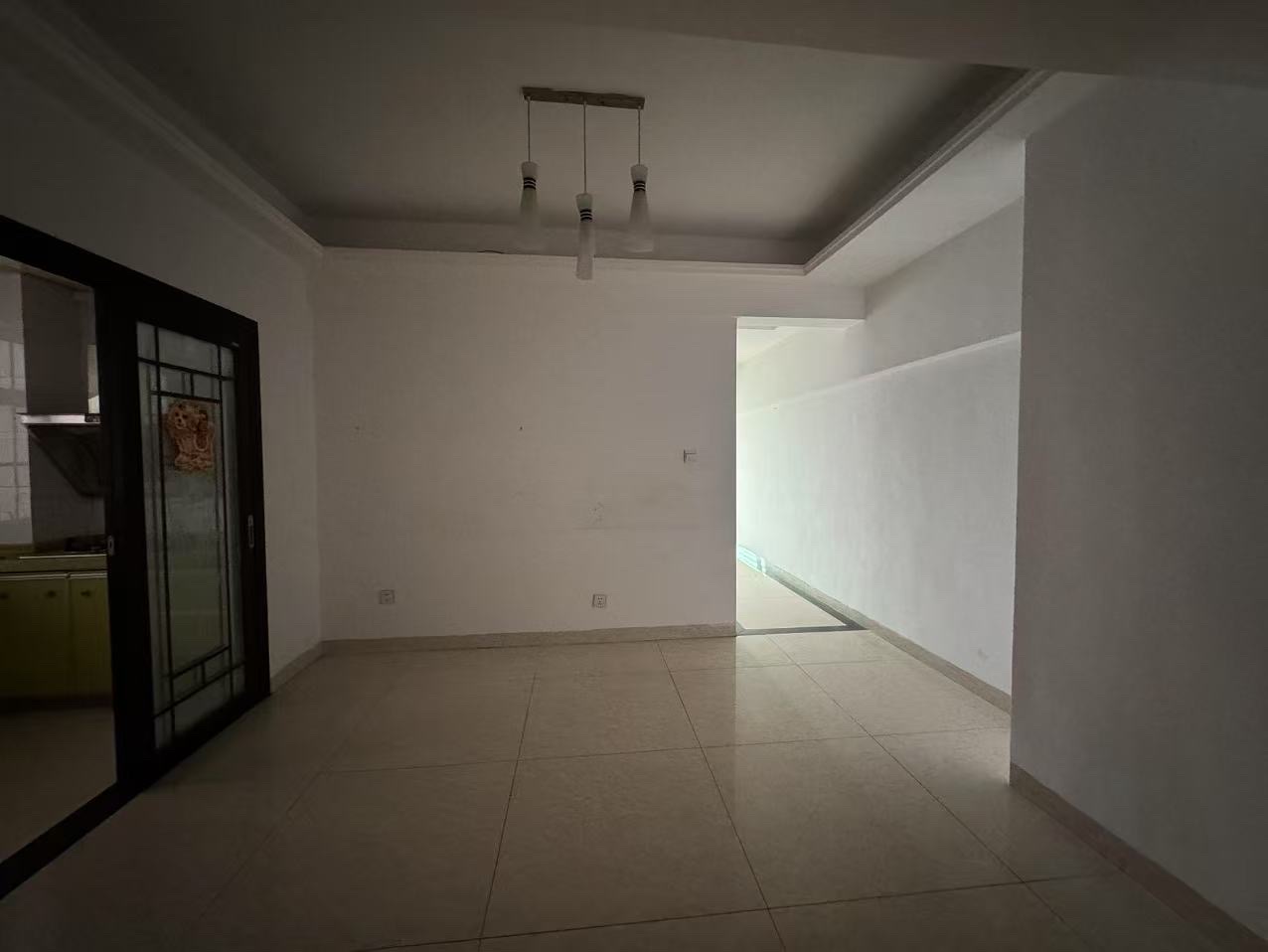 名门广场北区(二期)  3室2厅1卫    138.0万 名门广场北区(二期)  3室2厅1卫    138.0万客厅