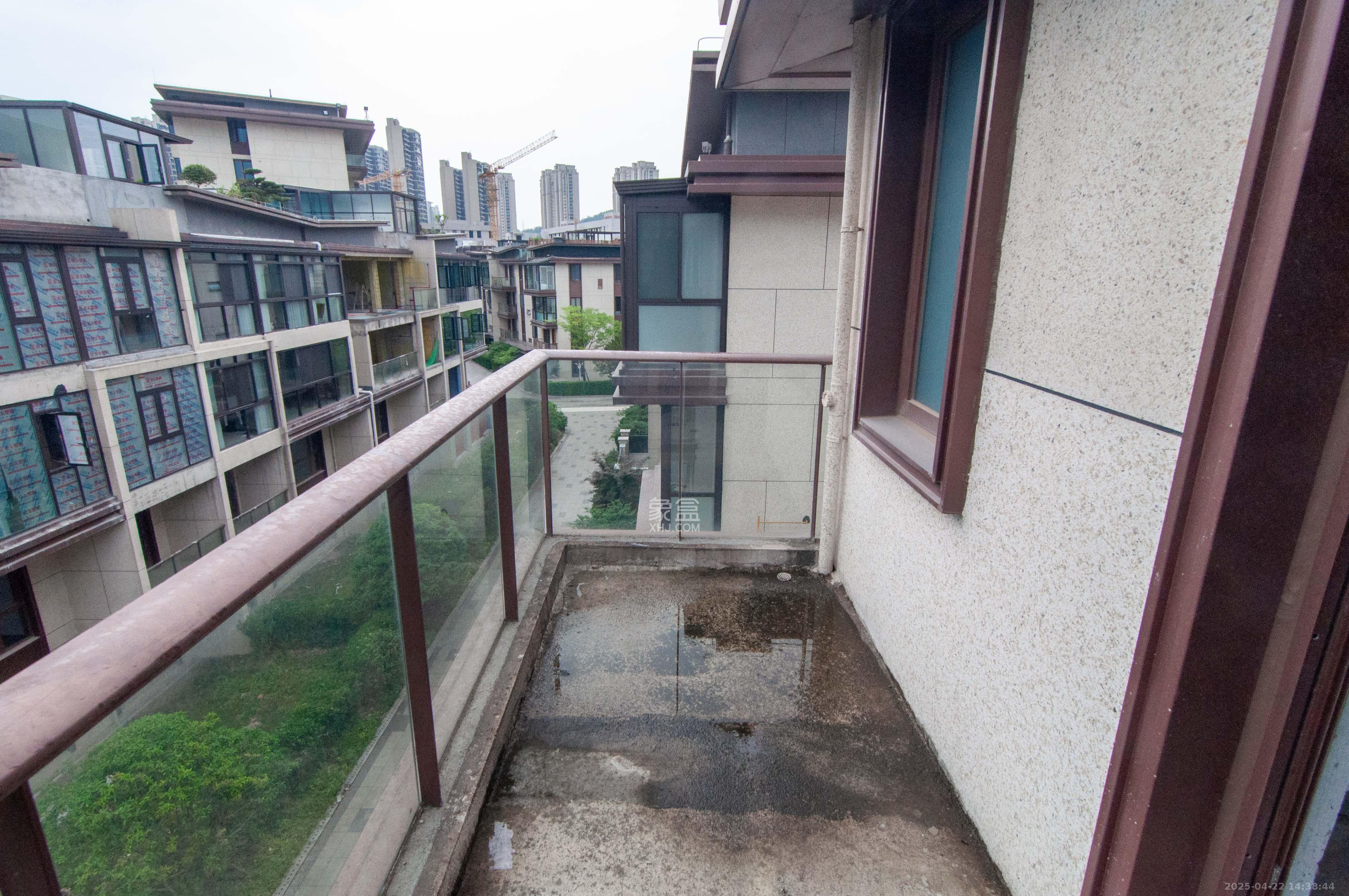 绿地麓湖郡 1室0厅0卫 319.8万 绿地麓湖郡 1室0厅0卫 319.8万其他