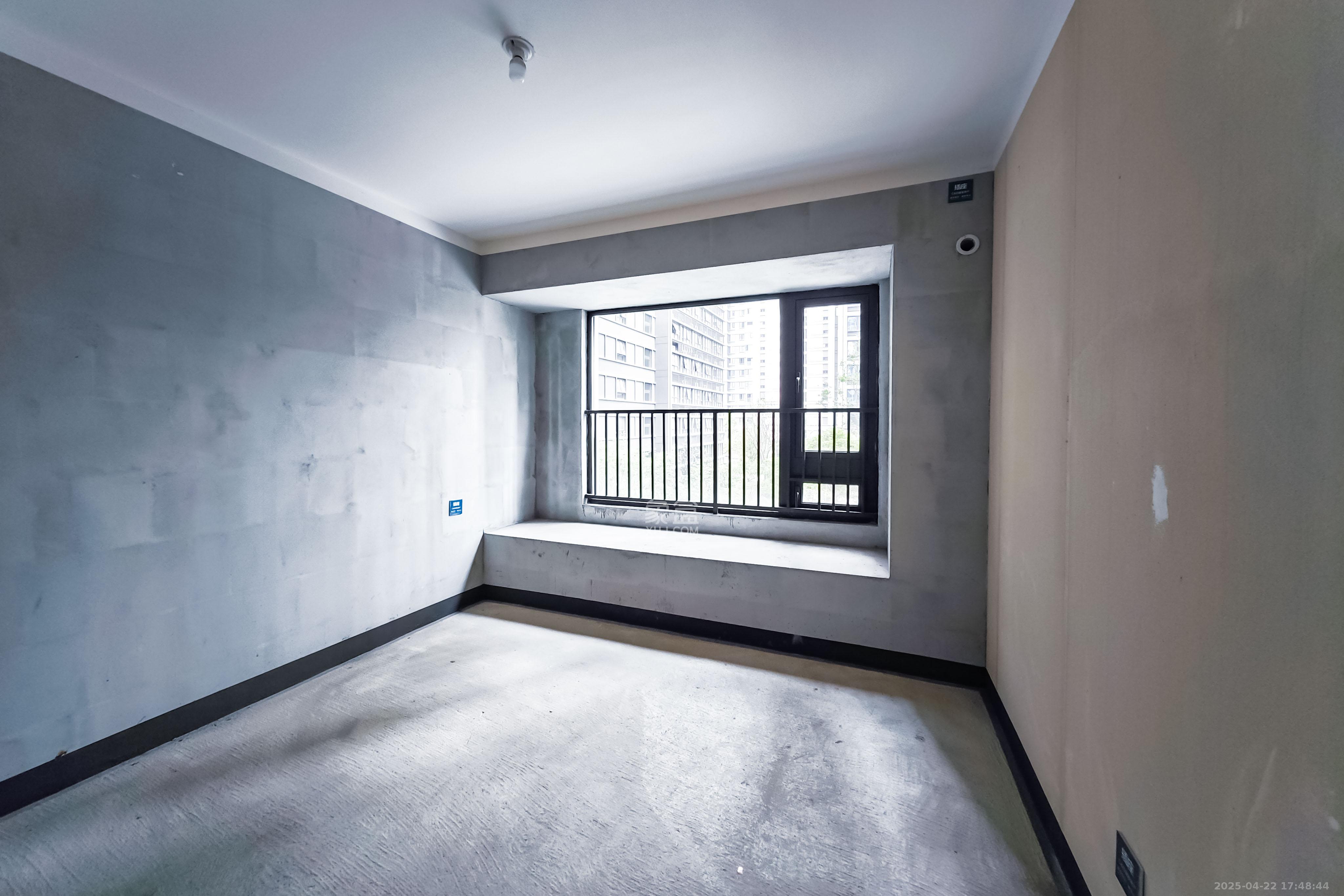建发玖洲观澜  4室1厅2卫   185.00万其他