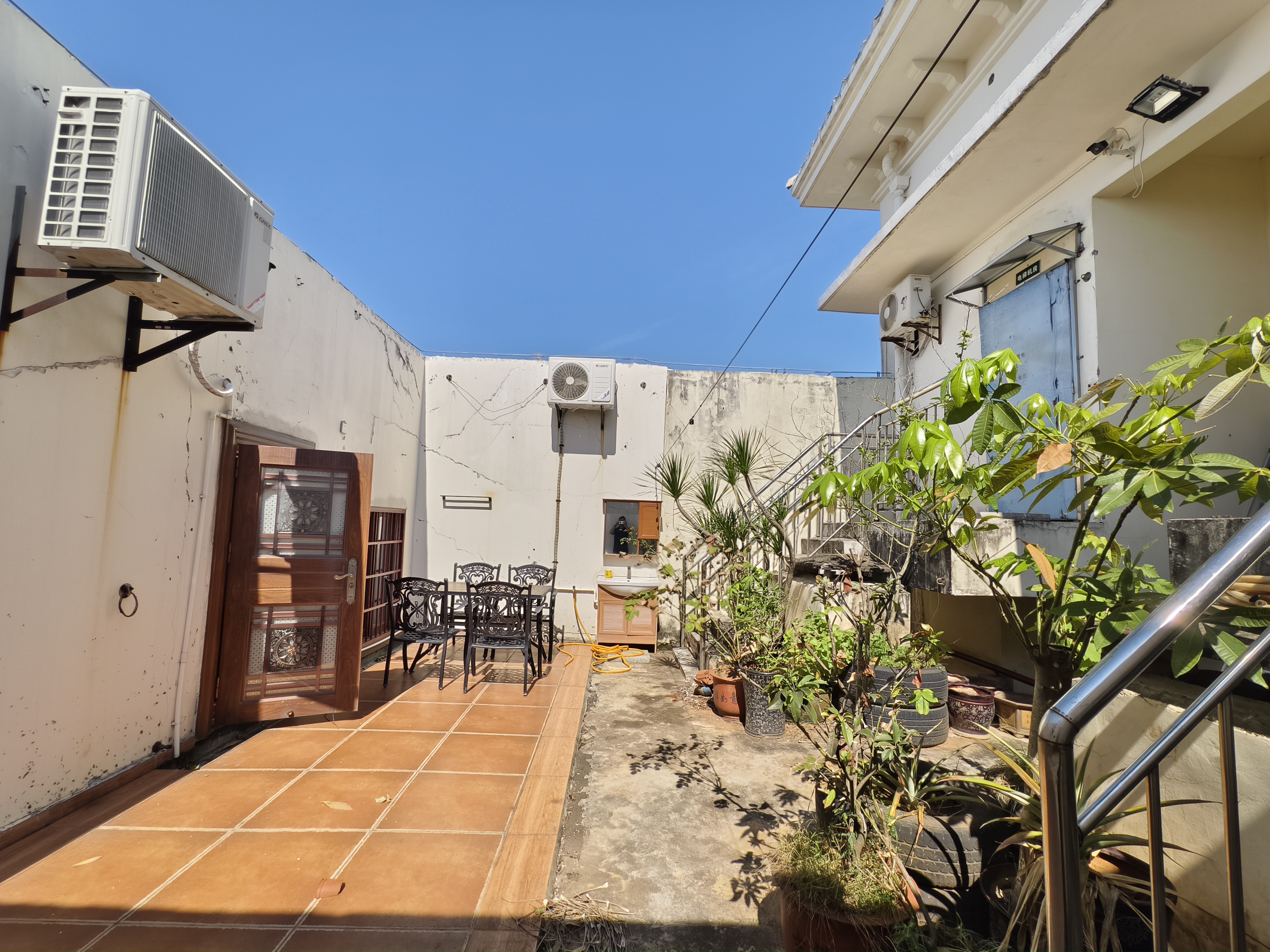 翡翠水城(住宅)  4室2厅2卫    155.0万 翡翠水城(住宅)  4室2厅2卫    155.0万客厅