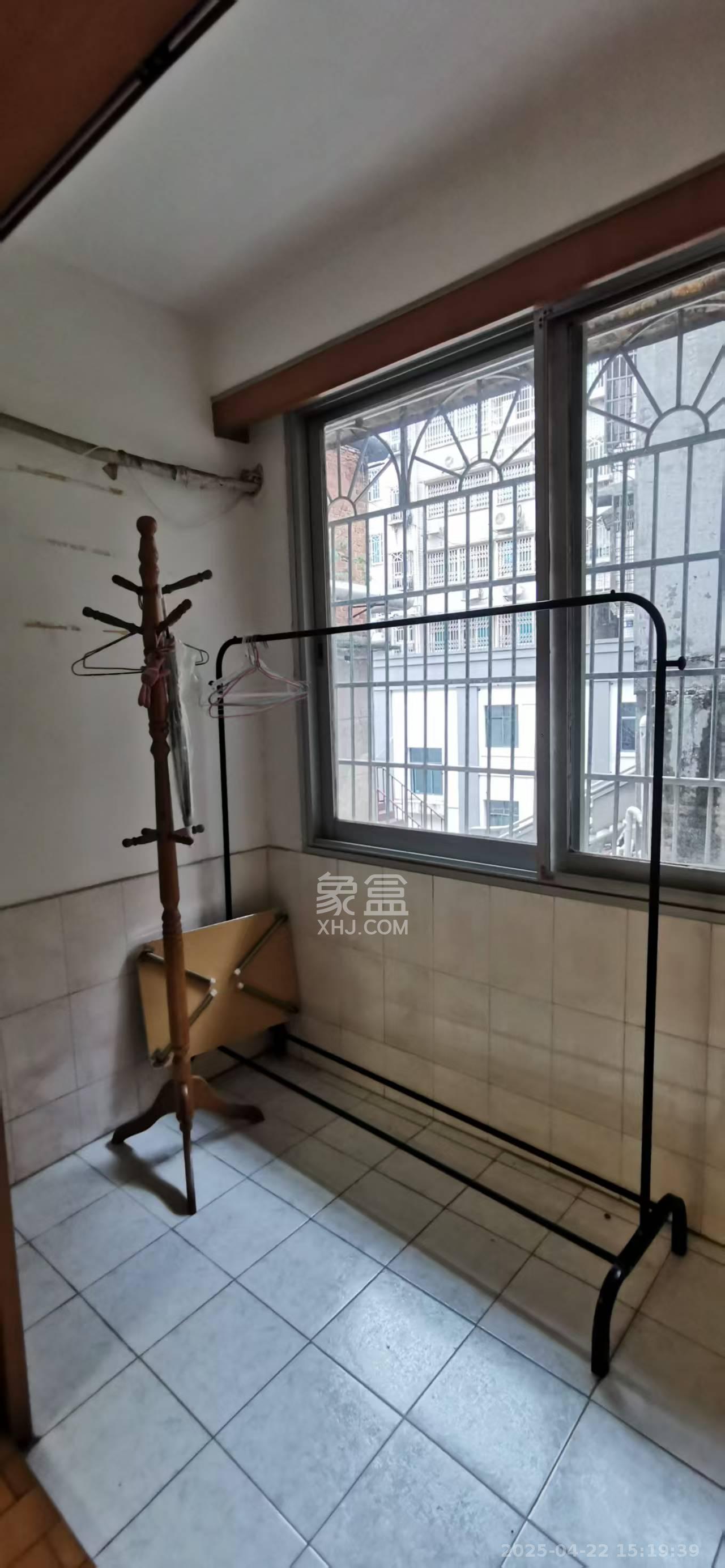 天心里散盘  3室1厅1卫    2400.0元/月 天心里散盘  3室1厅1卫    2400.0元/月室内图