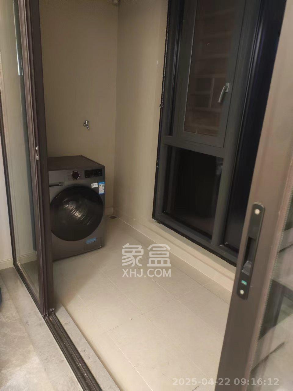 万科金色梦想D区  4室2厅2卫   3800.00元/月室内图