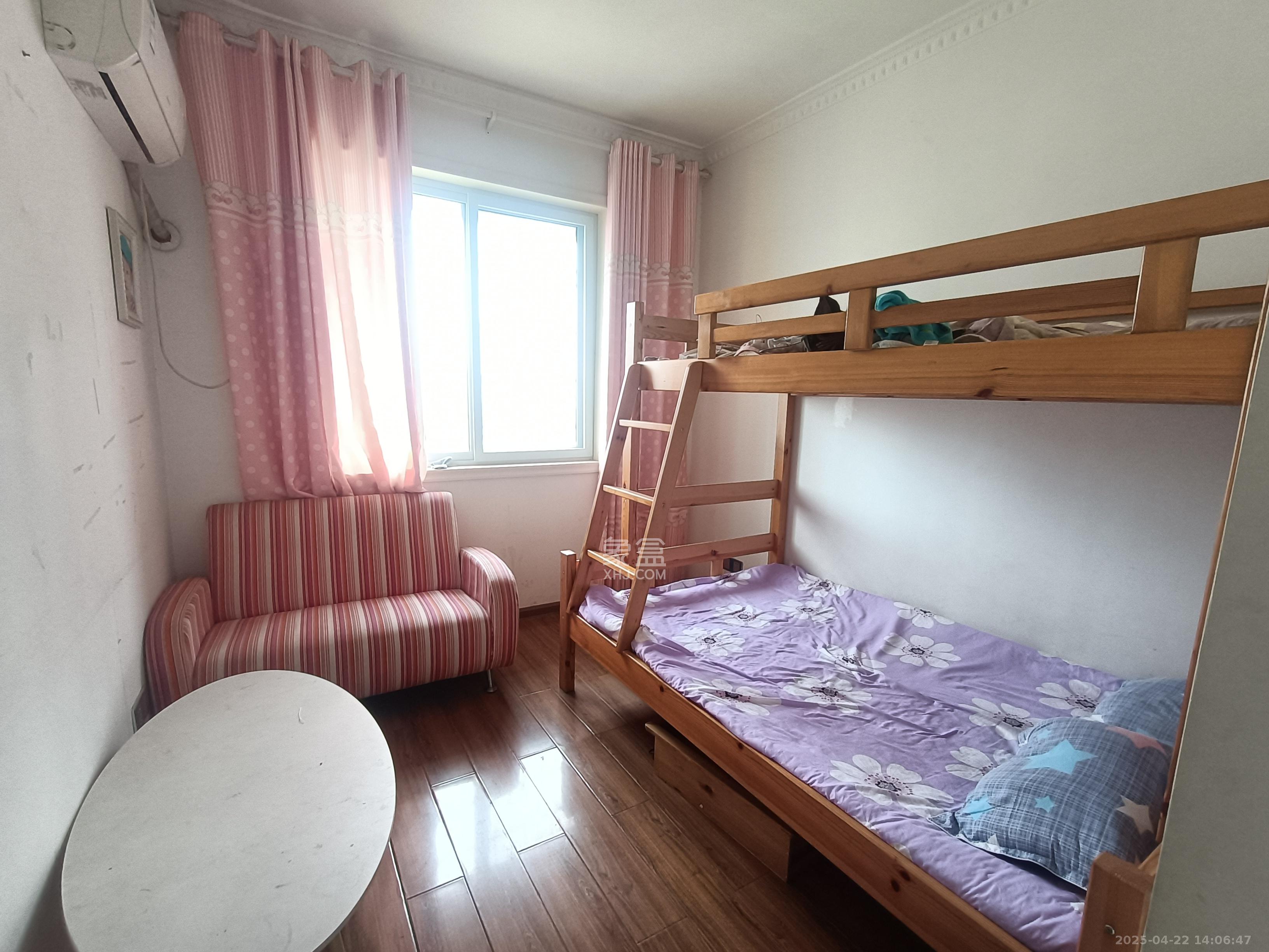 世景华庭  3室2厅2卫   1900.00元/月室内图