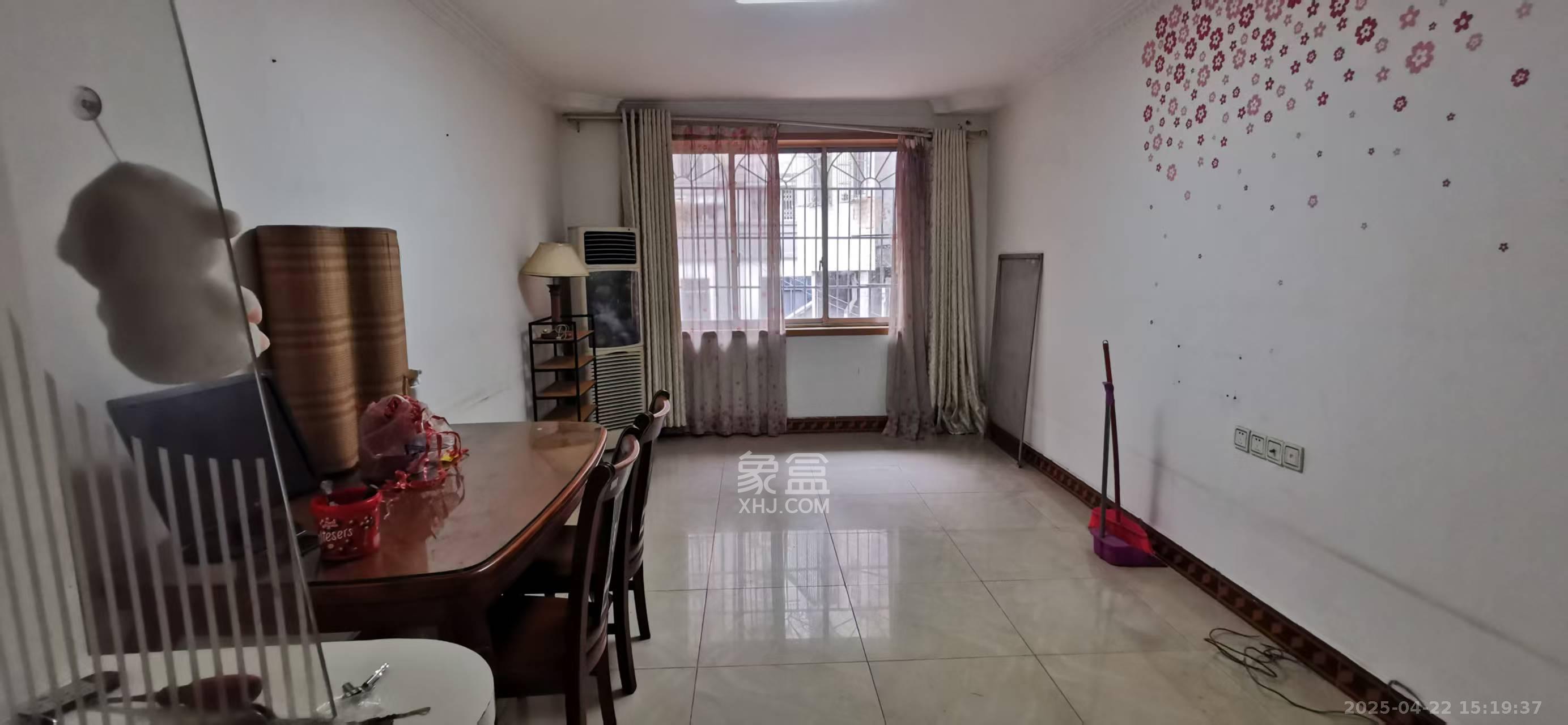 天心里散盘  3室1厅1卫    2400.0元/月 天心里散盘  3室1厅1卫    2400.0元/月室内图