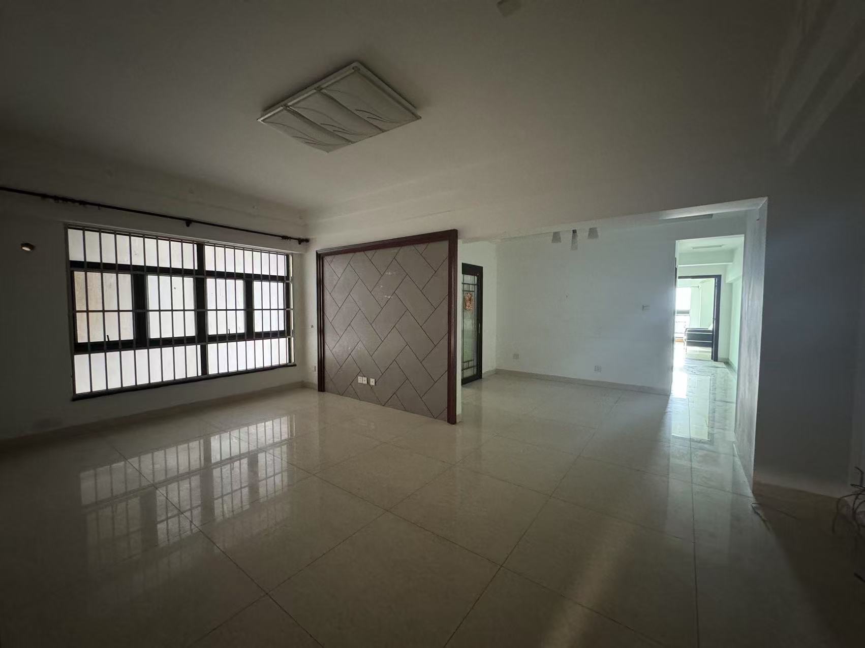 名门广场北区(二期)  3室2厅1卫    138.0万 名门广场北区(二期)  3室2厅1卫    138.0万客厅