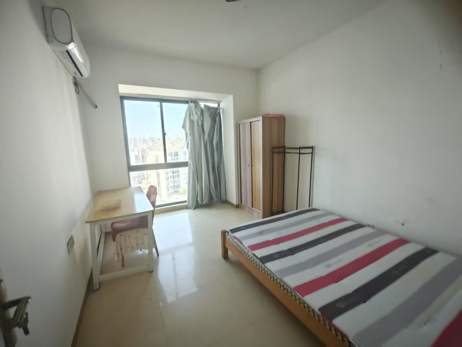 景业广场  2室2厅1卫   1800.00元/月室内图