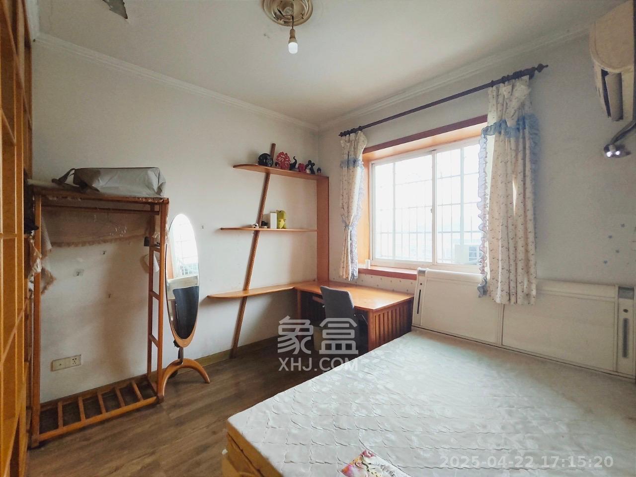 金色比华利 3室2厅2卫 1400.0元/月 金色比华利 3室2厅2卫 1400.0元/月室内图