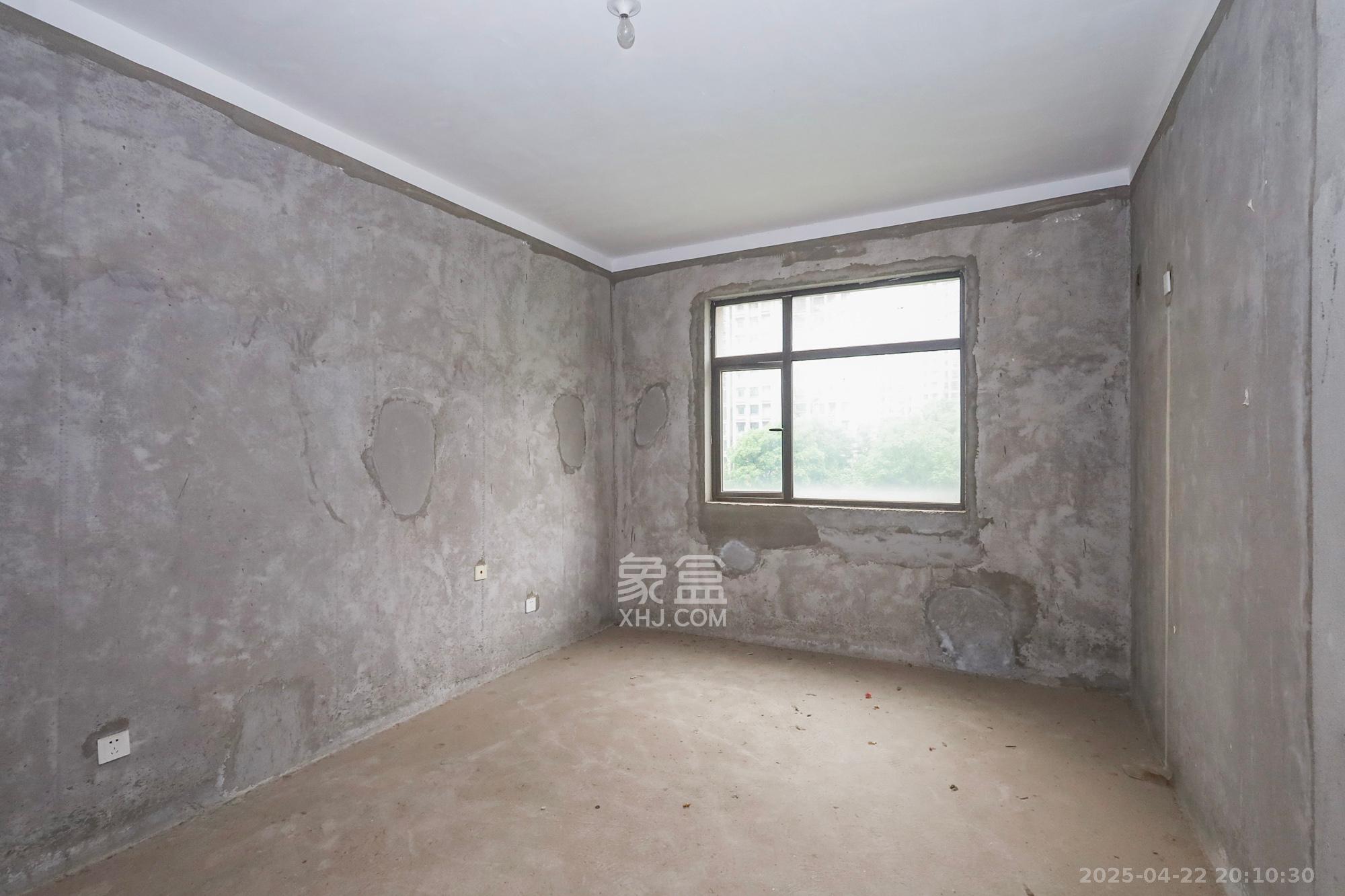 阳光丽城一期 4室2厅2卫 165.0万 阳光丽城一期 4室2厅2卫 165.0万卧室