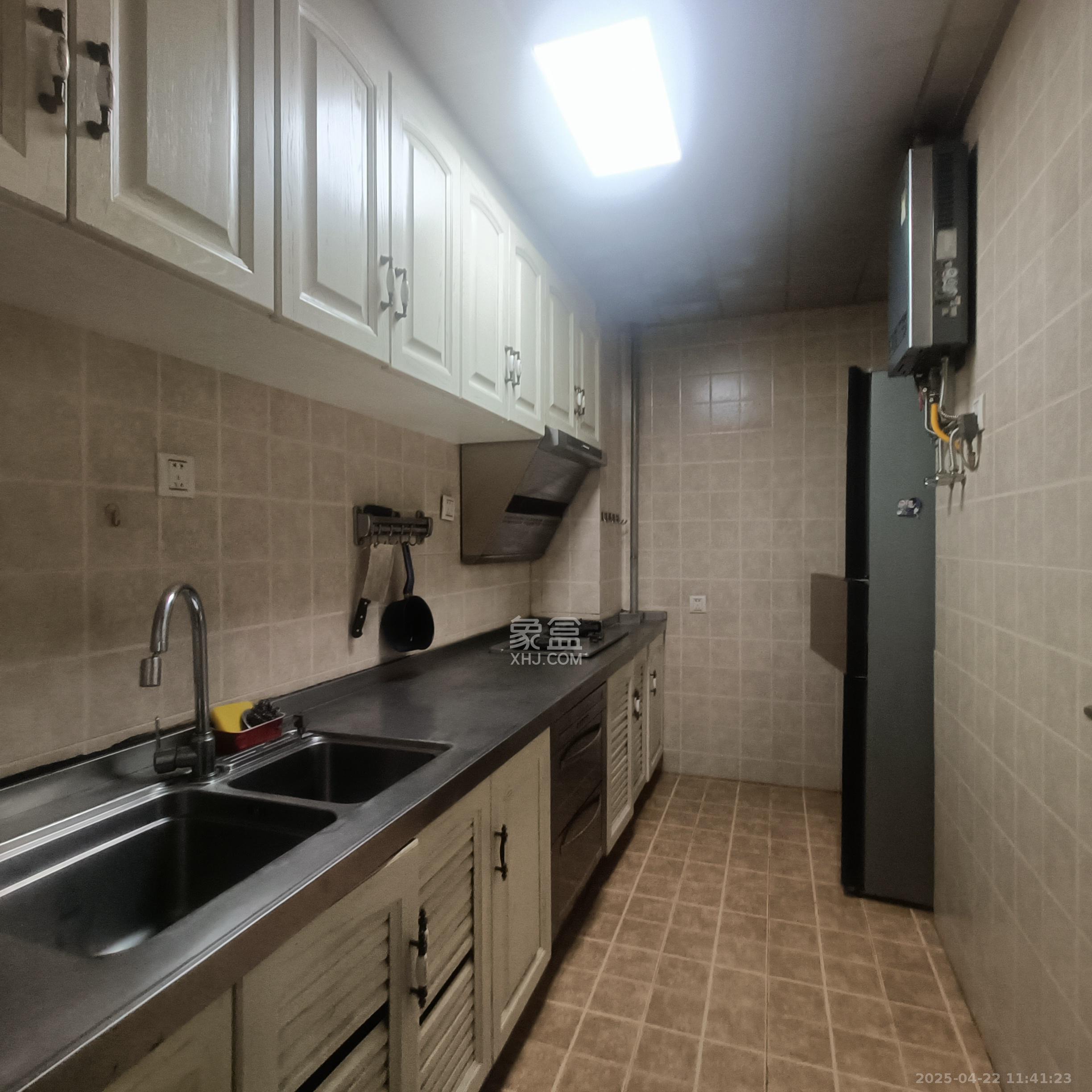 海拔东方 3室2厅1卫 2500.0元/月 海拔东方 3室2厅1卫 2500.0元/月室内图