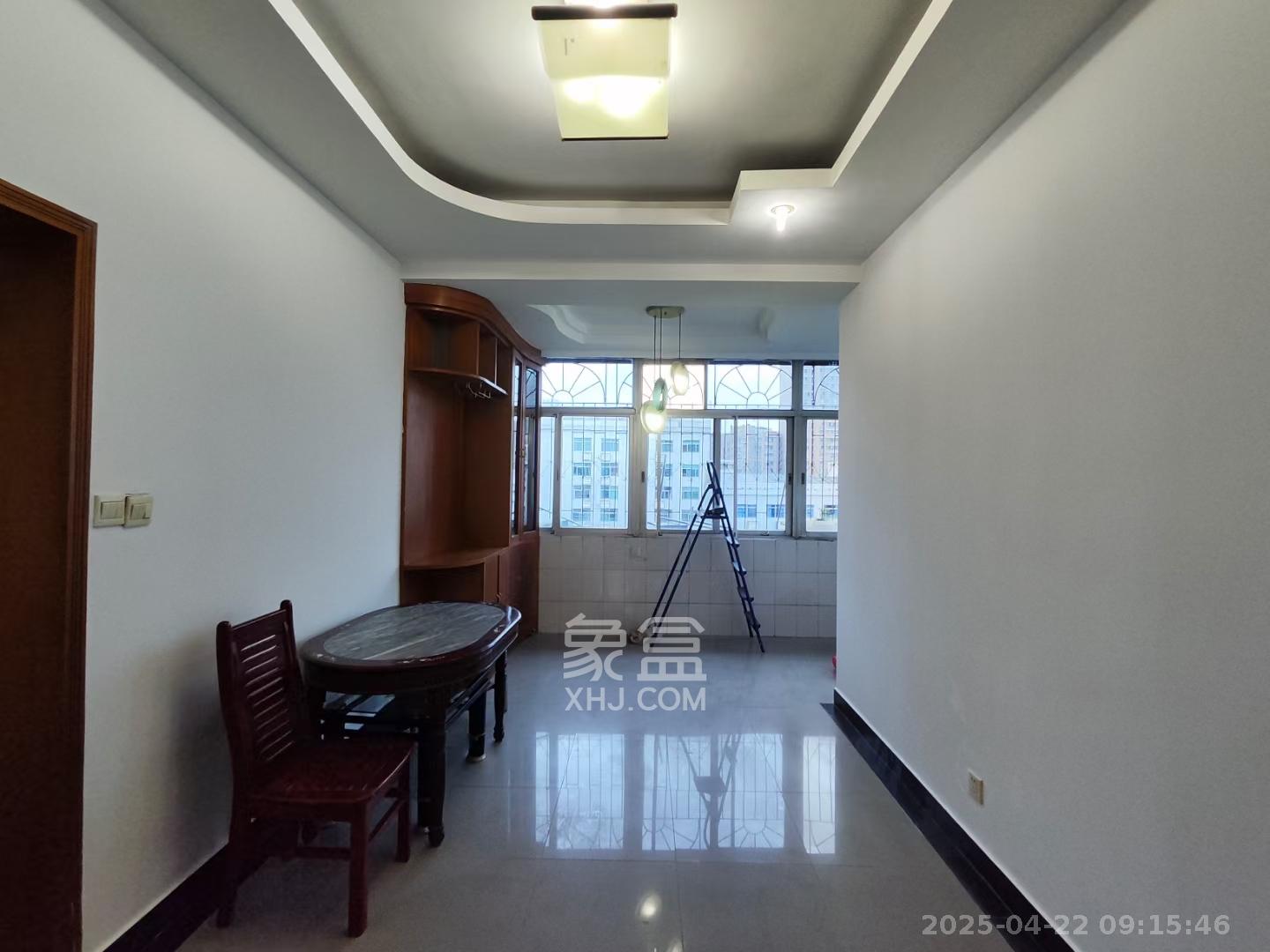 人社局小区一院  3室2厅2卫   1400.00元/月室内图