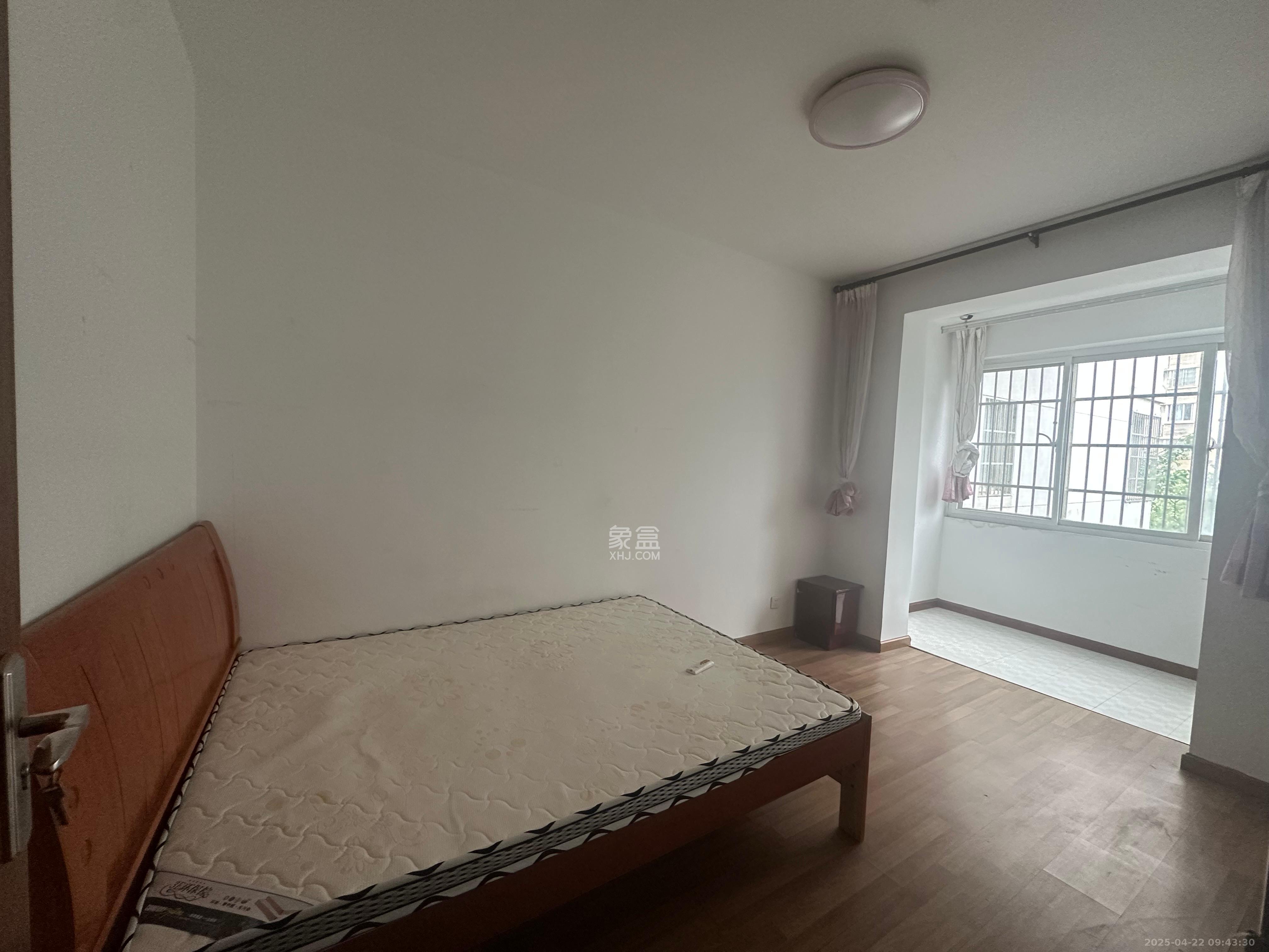 玛依拉山庄 3室2厅2卫 2500.0元/月 玛依拉山庄 3室2厅2卫 2500.0元/月室内图