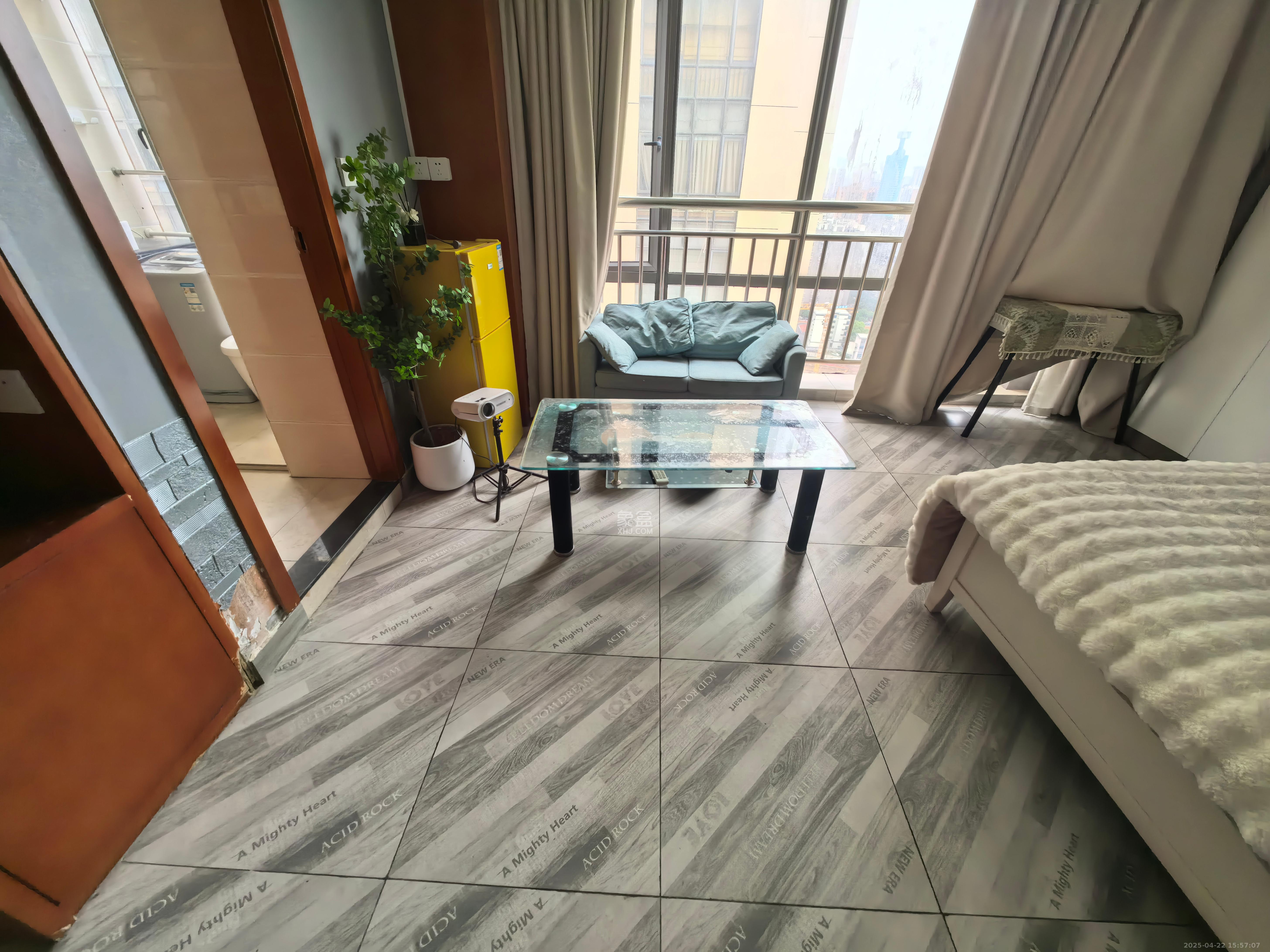 摩天一号  1室1厅1卫    2000.0元/月 摩天一号  1室1厅1卫    2000.0元/月