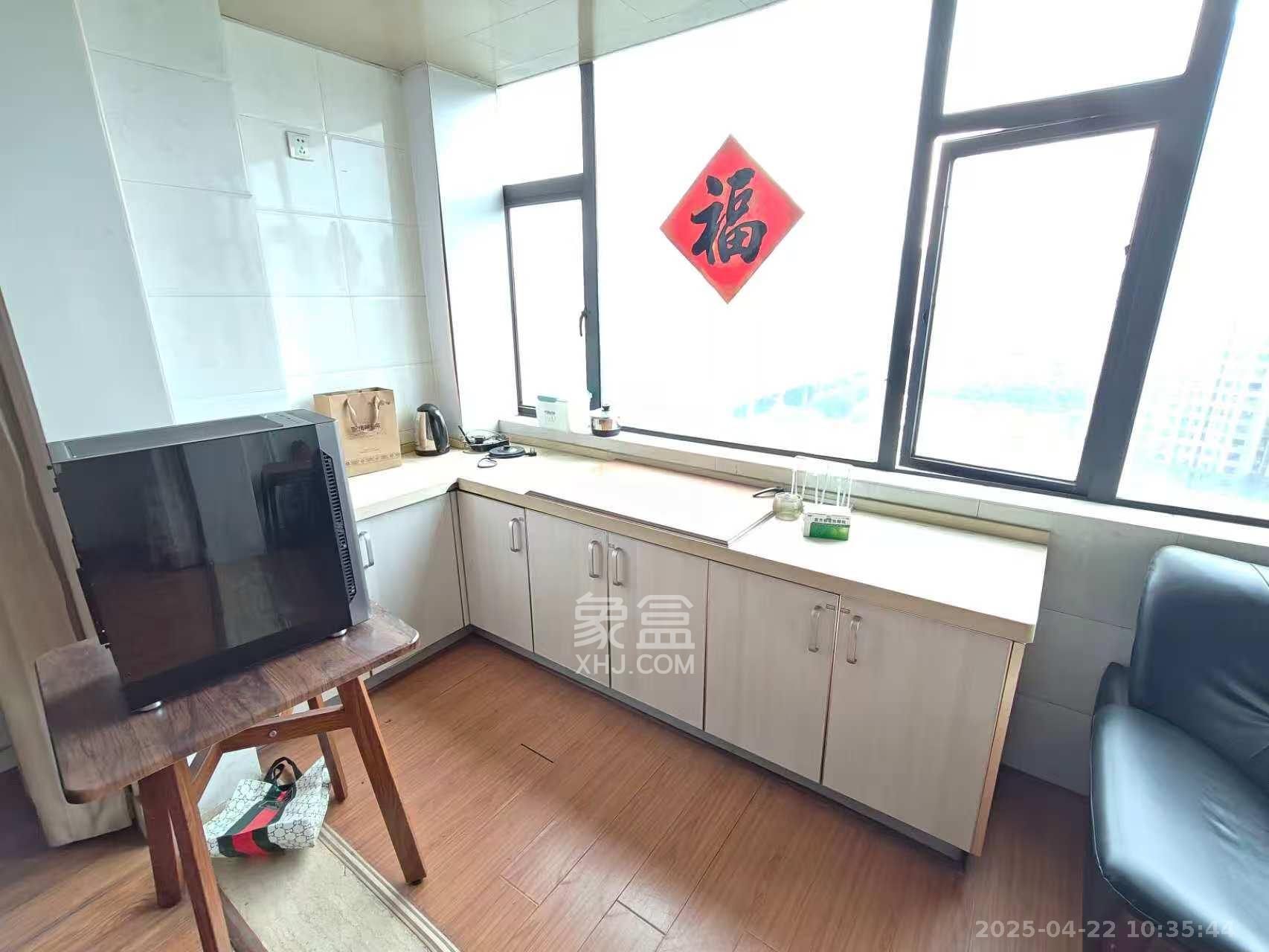 锦湘国际星城三期(锦绣苑) 1室1厅1卫 1500.0元/月 锦湘国际星城三期(锦绣苑) 1室1厅1卫 1500.0元/月室内图