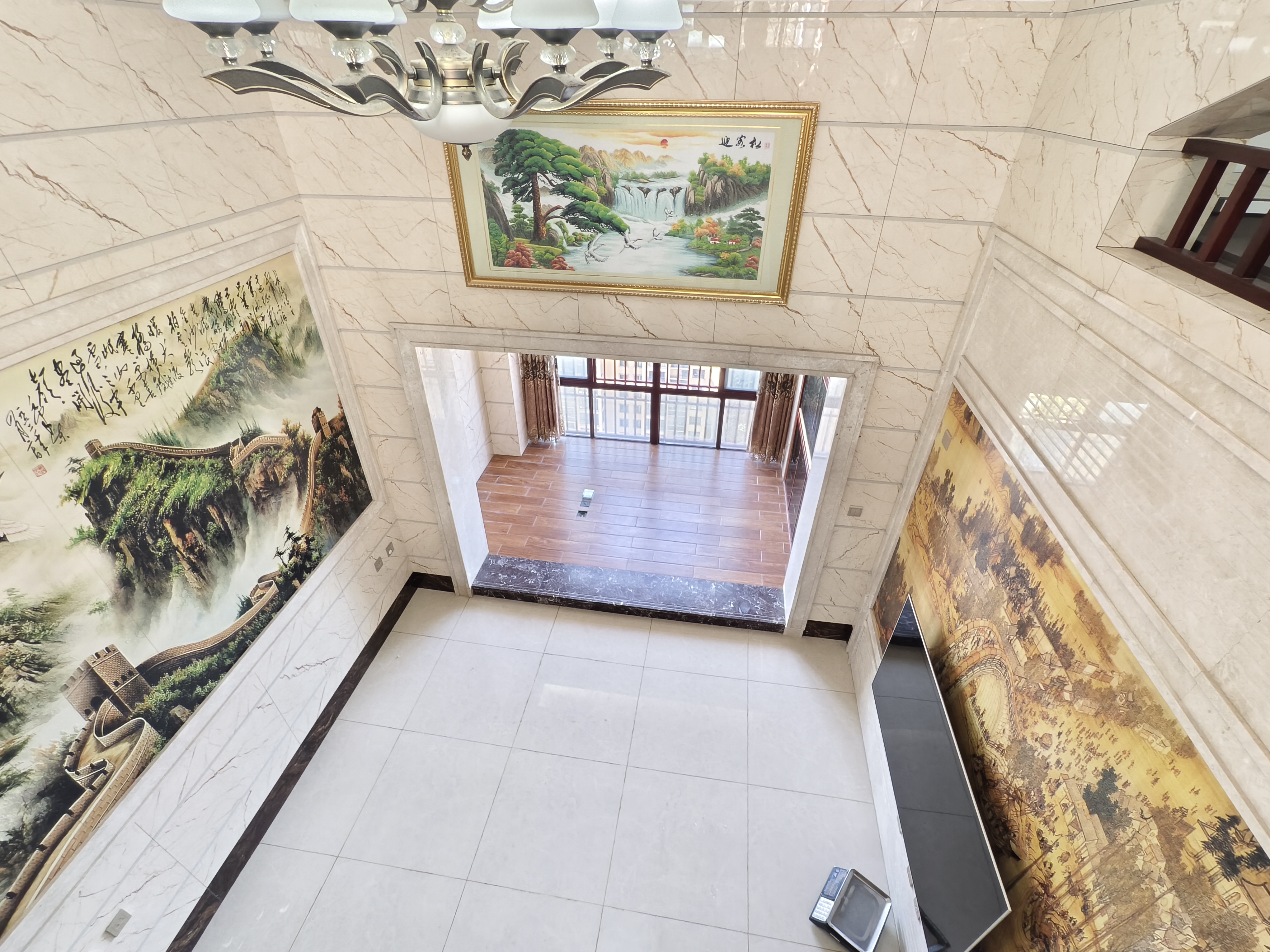 翡翠水城(住宅)  4室2厅2卫    155.0万 翡翠水城(住宅)  4室2厅2卫    155.0万客厅