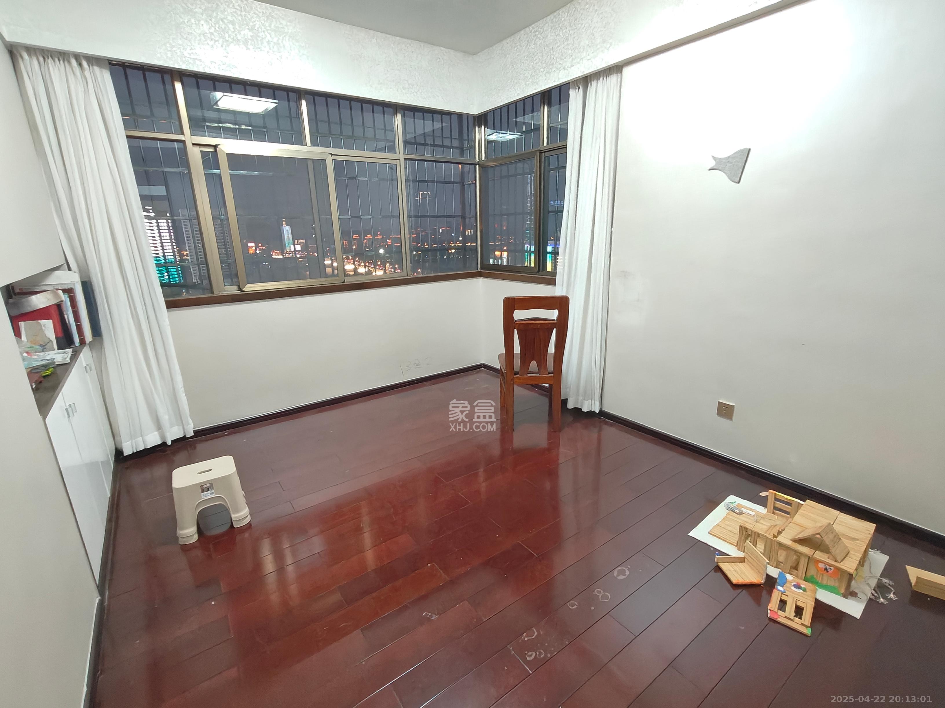 王府井公寓(福源公寓)  5室2厅1卫    8000.0元/月 王府井公寓(福源公寓)  5室2厅1卫    8000.0元/月室内图