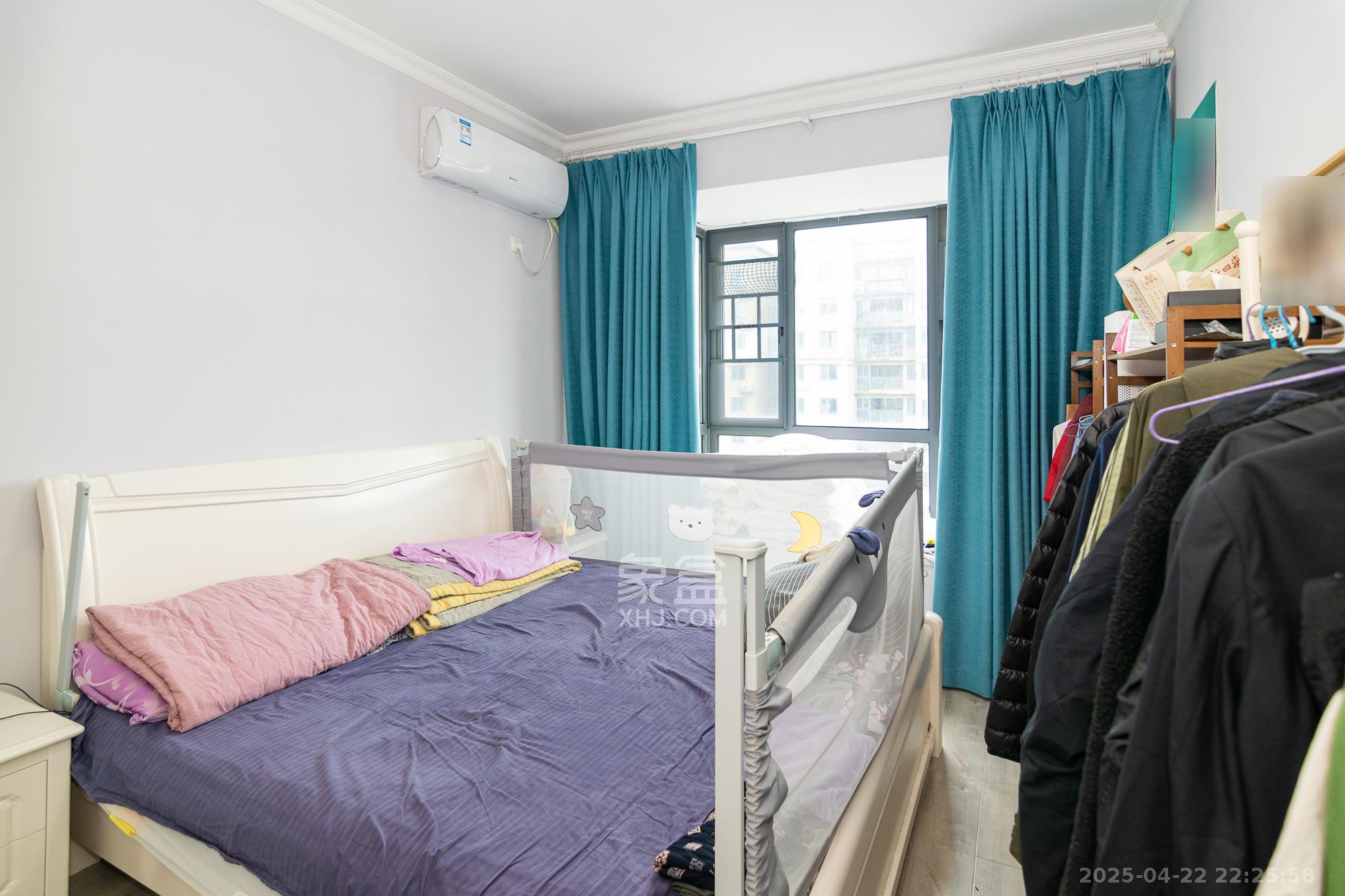 澳海月亮湾  3室2厅1卫    65.0万卧室