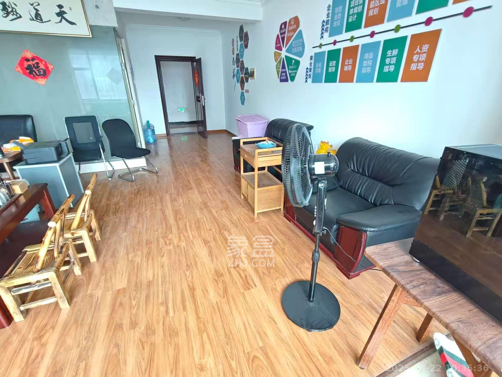 锦湘国际星城三期(锦绣苑) 1室1厅1卫 1500.0元/月 锦湘国际星城三期(锦绣苑) 1室1厅1卫 1500.0元/月室内图