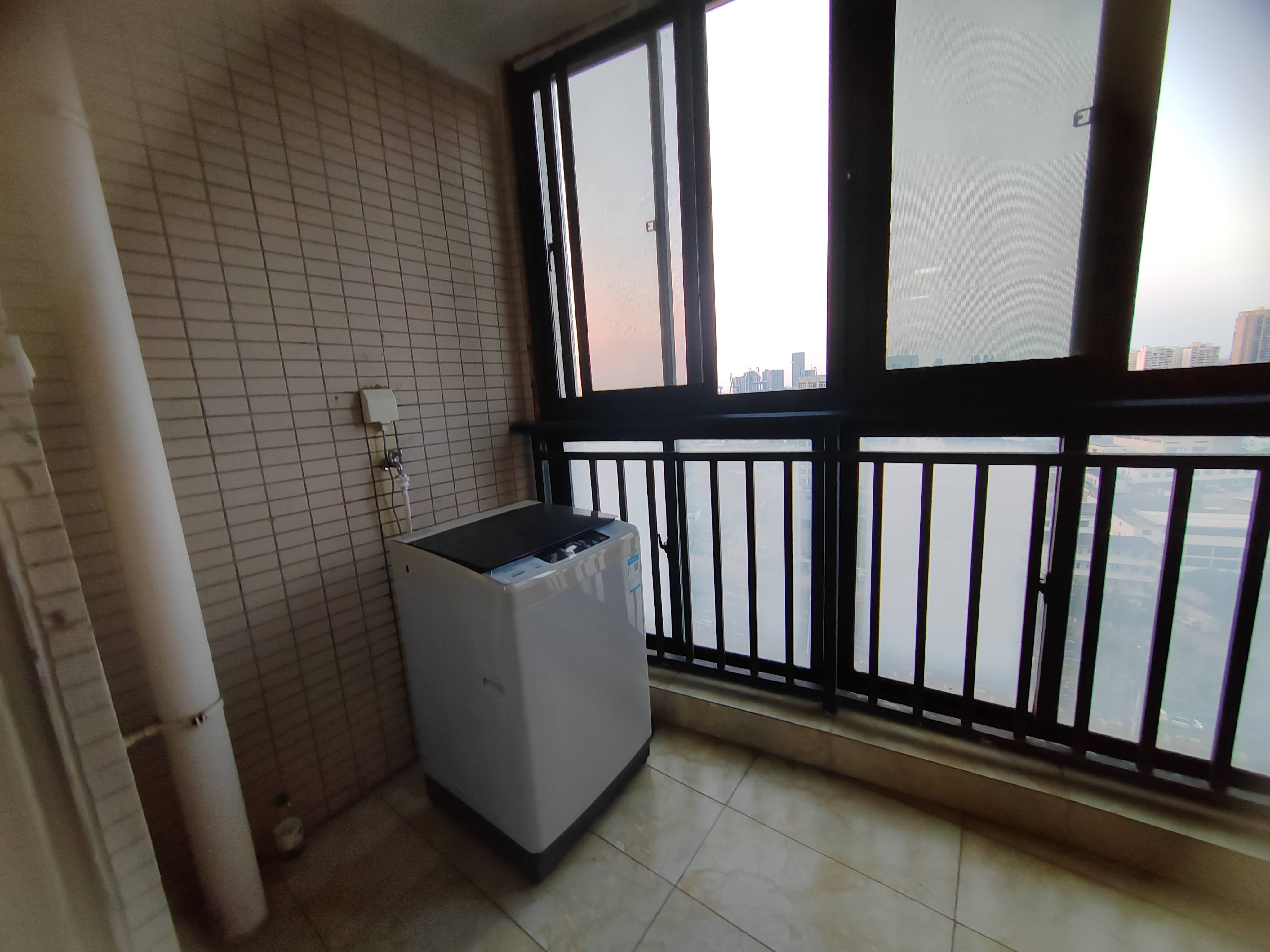 福隆广场 1室1厅1卫 2000.0元/月 福隆广场 1室1厅1卫 2000.0元/月室内图