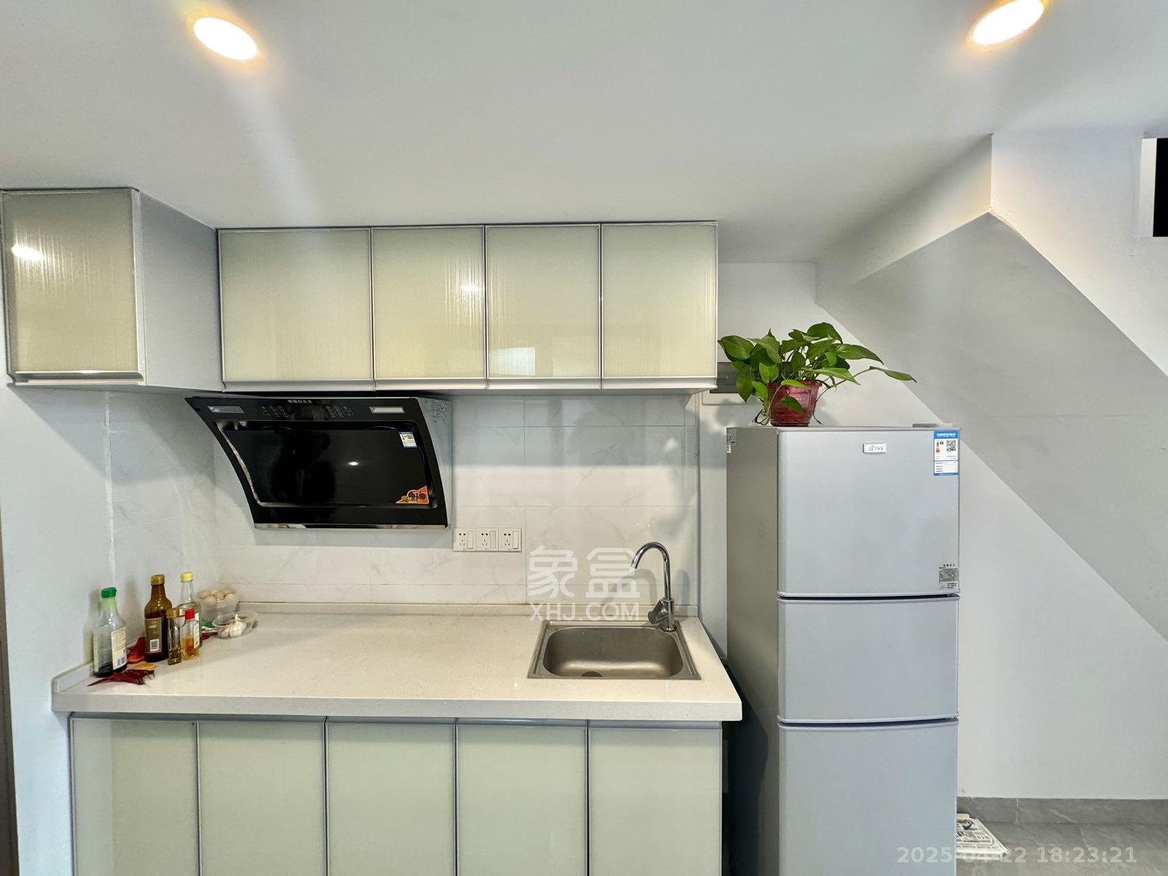 新长海D1站  1室1厅1卫    1250.0元/月 新长海D1站  1室1厅1卫    1250.0元/月室内图