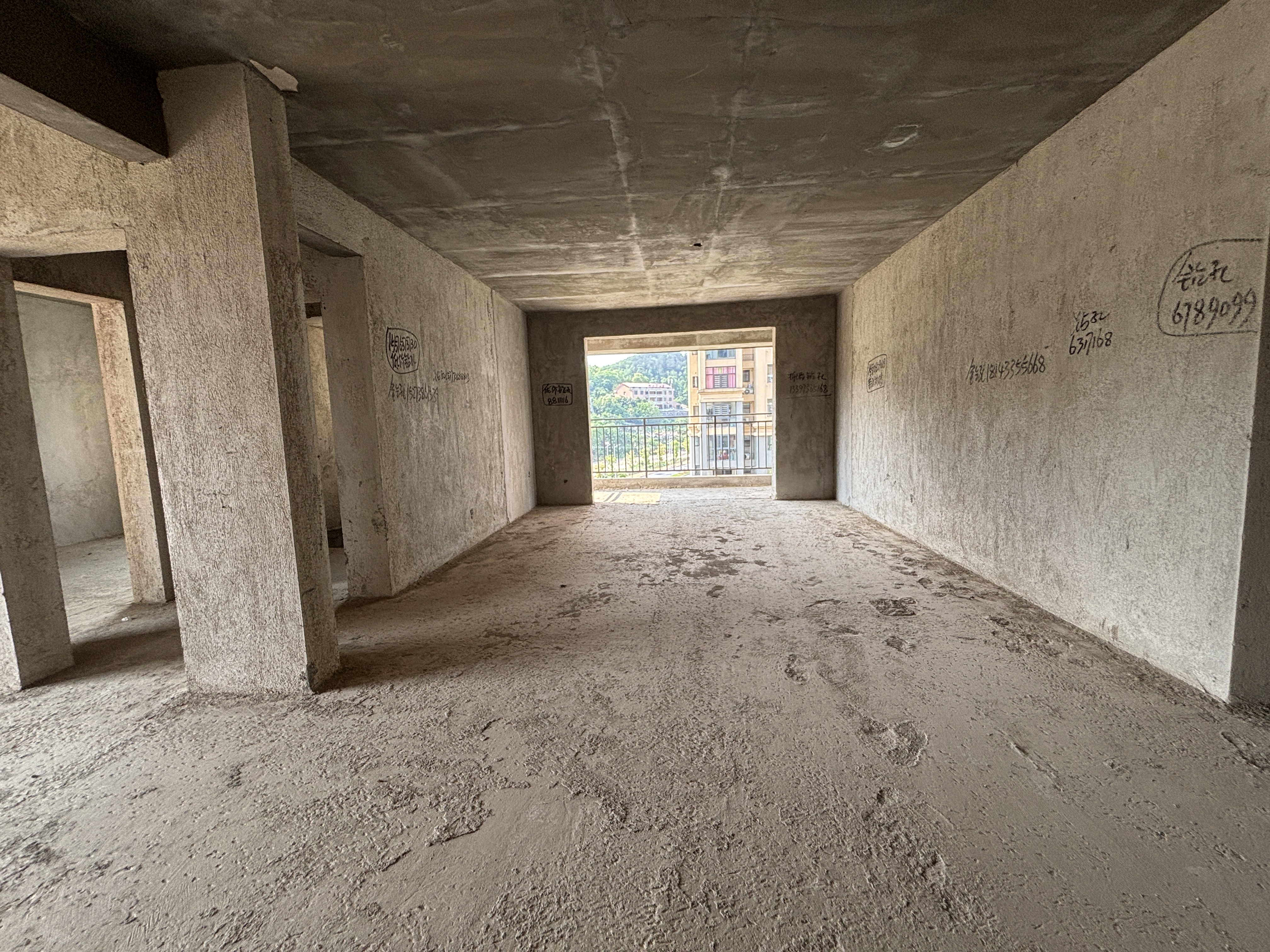 富怡康苑 4室2厅2卫 68.0万 富怡康苑 4室2厅2卫 68.0万室内图