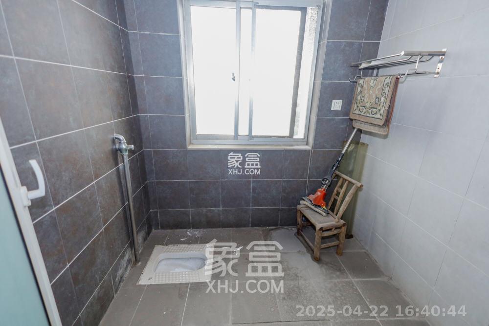 湘林家园(湘林小区电梯房) 3室2厅1卫 3500.0元/月 湘林家园(湘林小区电梯房) 3室2厅1卫 3500.0元/月室内图