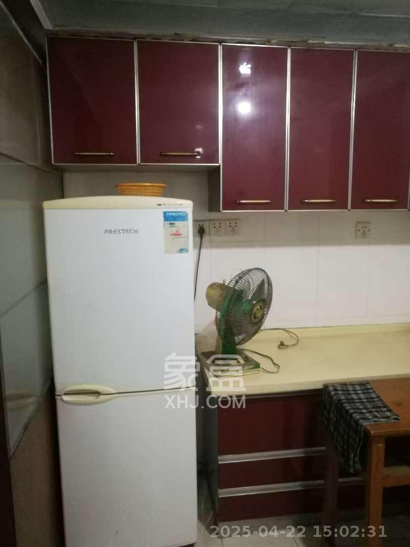 汽制宿舍 2室1厅1卫 1800.0元/月 汽制宿舍 2室1厅1卫 1800.0元/月室内图