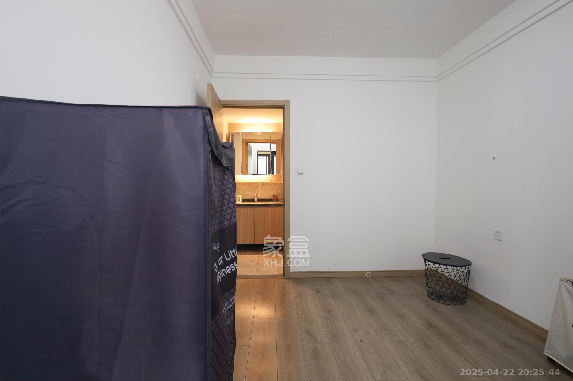 新城和樾(新城和樾公馆) 3室2厅2卫 78.0万 新城和樾(新城和樾公馆) 3室2厅2卫 78.0万卧室