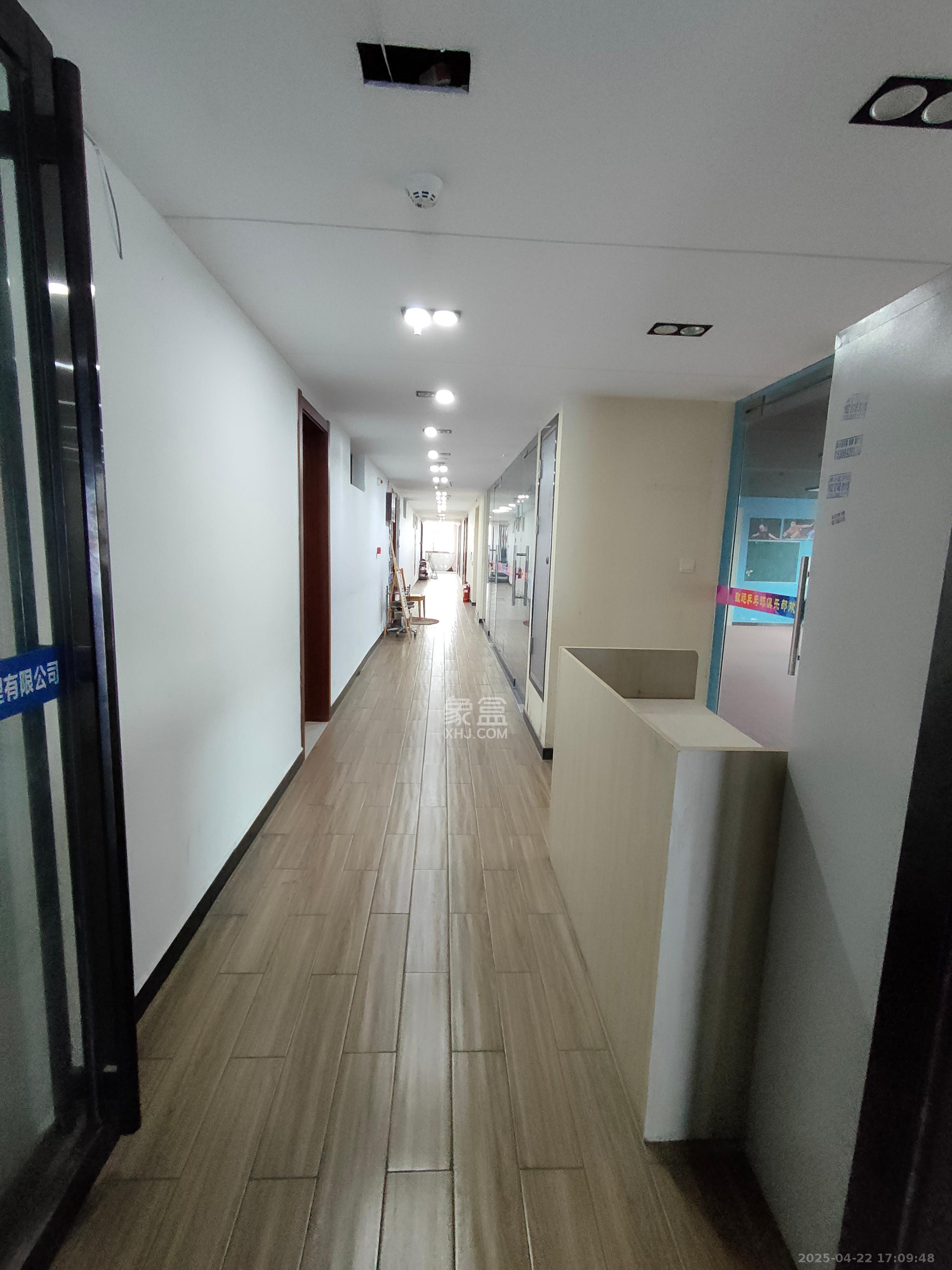 佐佑大厦  5室2厅2卫    7500.0元/月 佐佑大厦  5室2厅2卫    7500.0元/月室内图