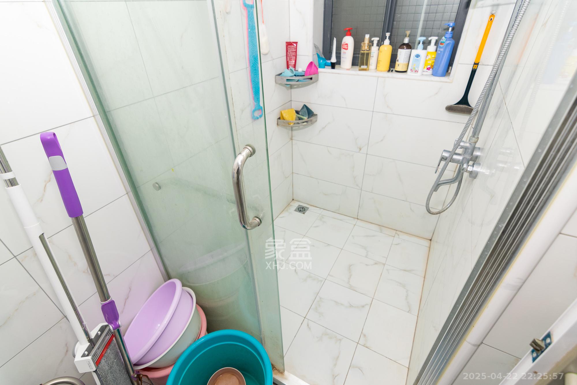 澳海月亮湾  3室2厅1卫    65.0万卫生间