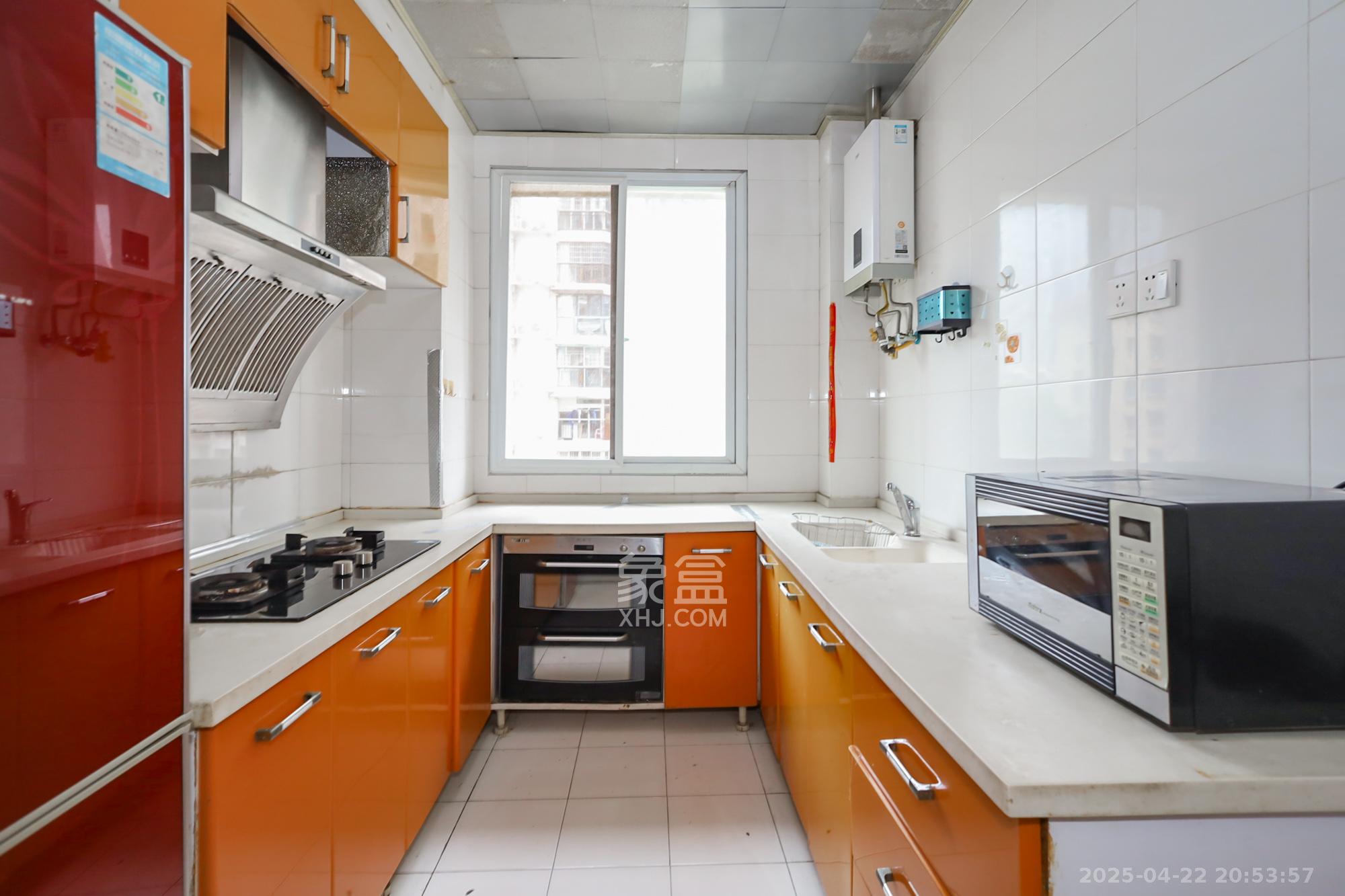 湘许嘉园 3室2厅2卫 95.0万 湘许嘉园 3室2厅2卫 95.0万厨房